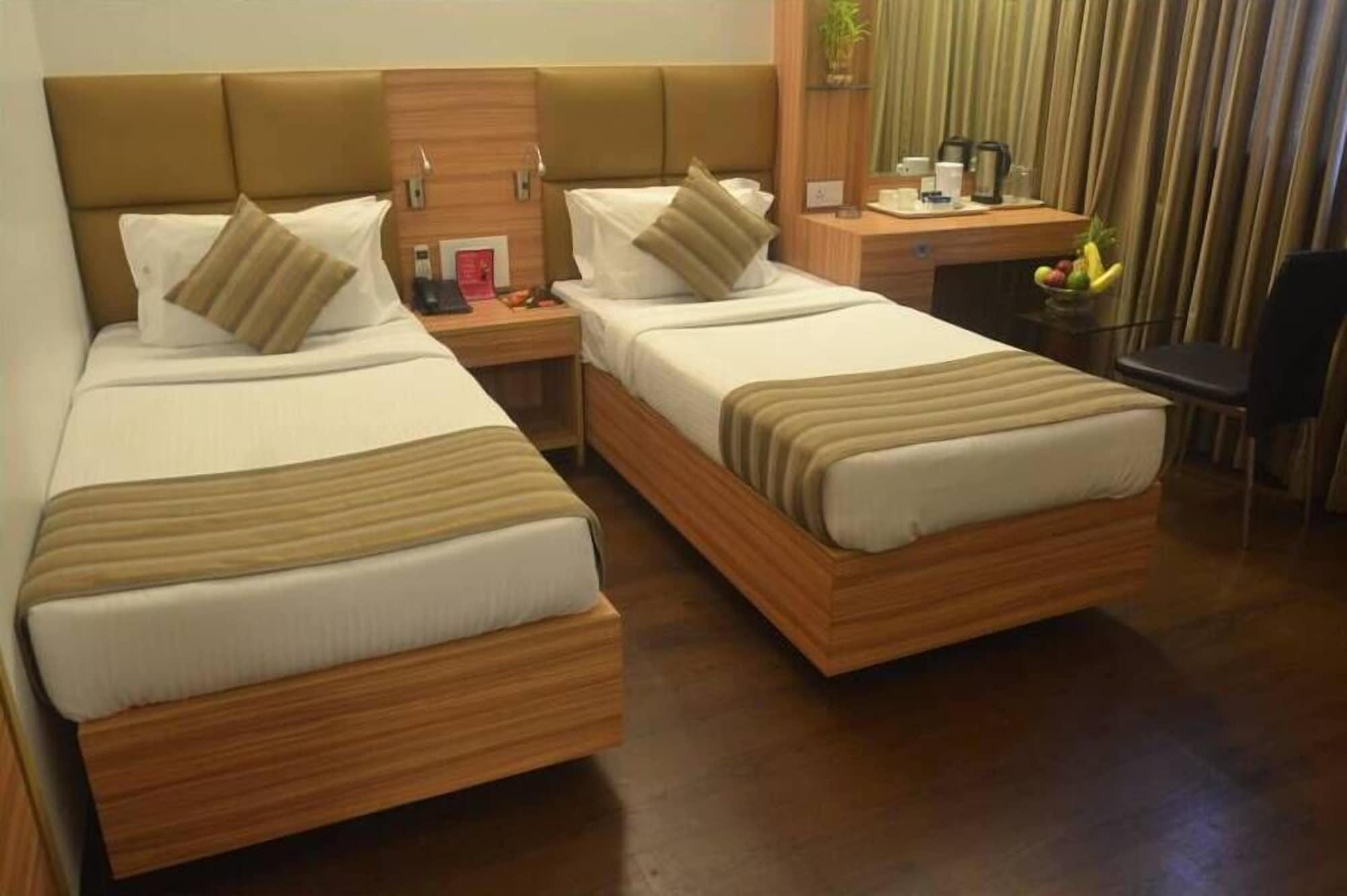 Plaza 3* Mumbai