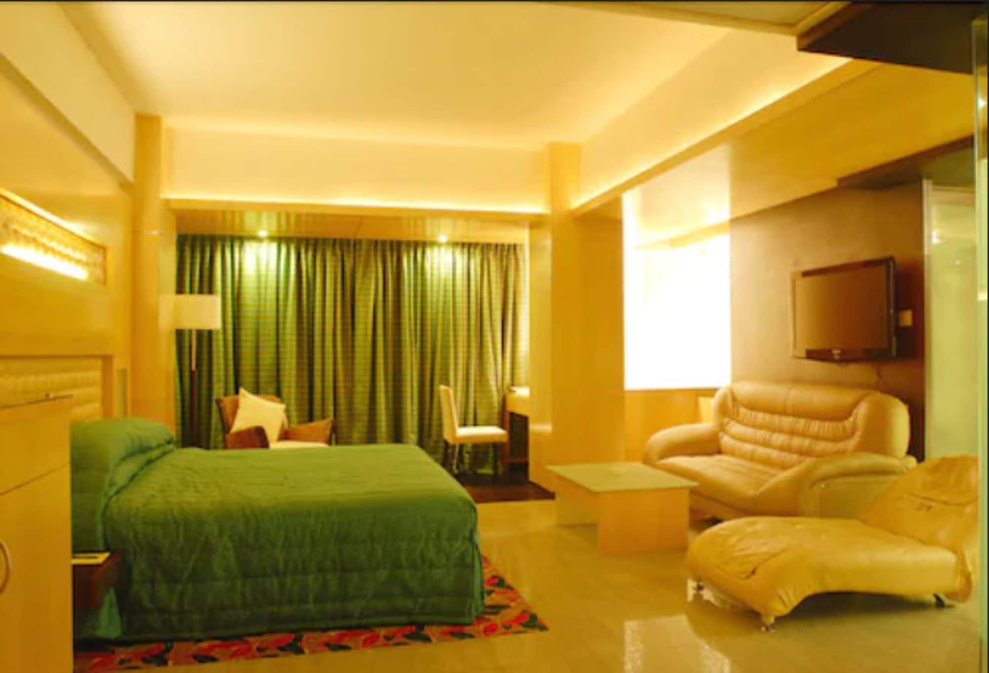 Peninsula Grand Mumbai