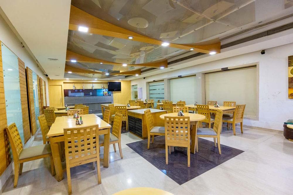 Sukh Hotel Mumbai