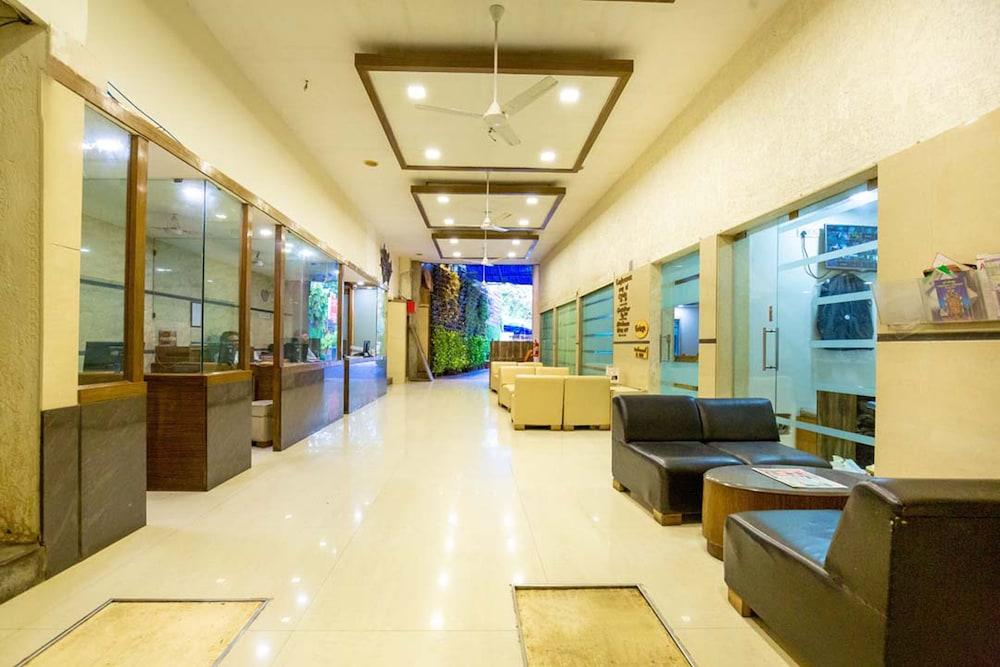 Hotel Sukh 2*