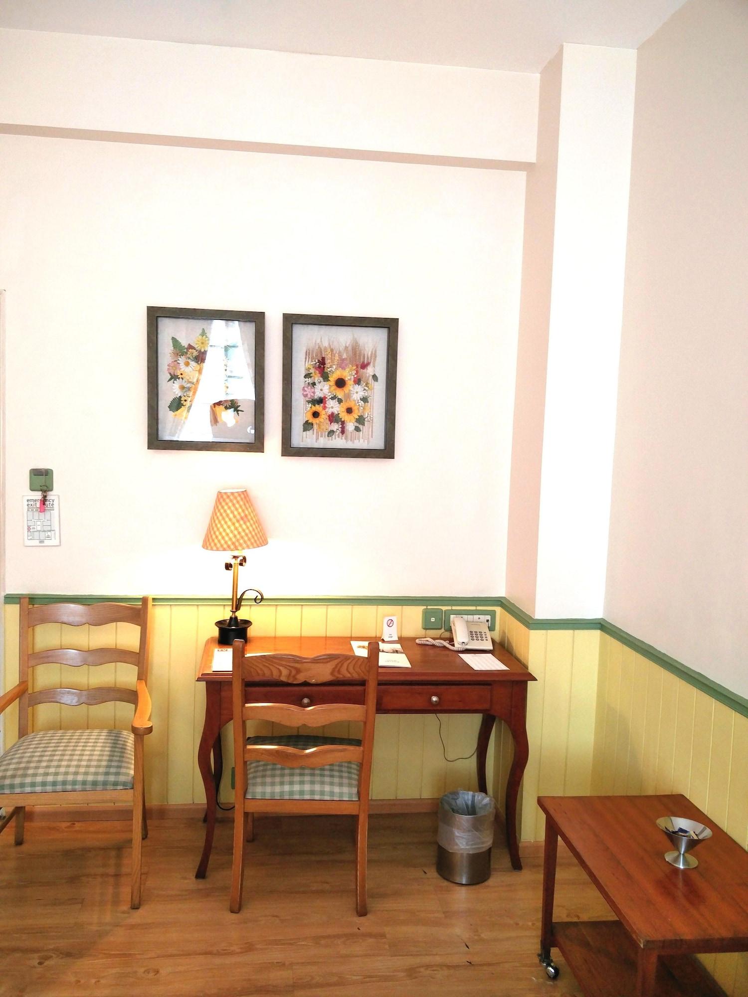 The Gordon House Hotel, Colaba Hotel 4*