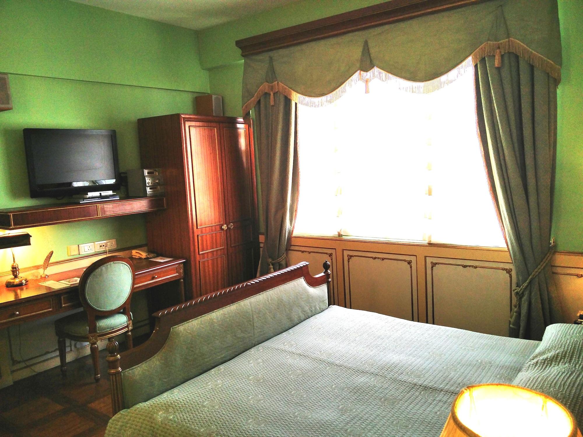 The Gordon House Hotel, Colaba