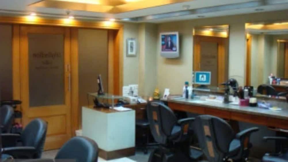 Ramada Plaza By Wyndham Palm Grove Hotel