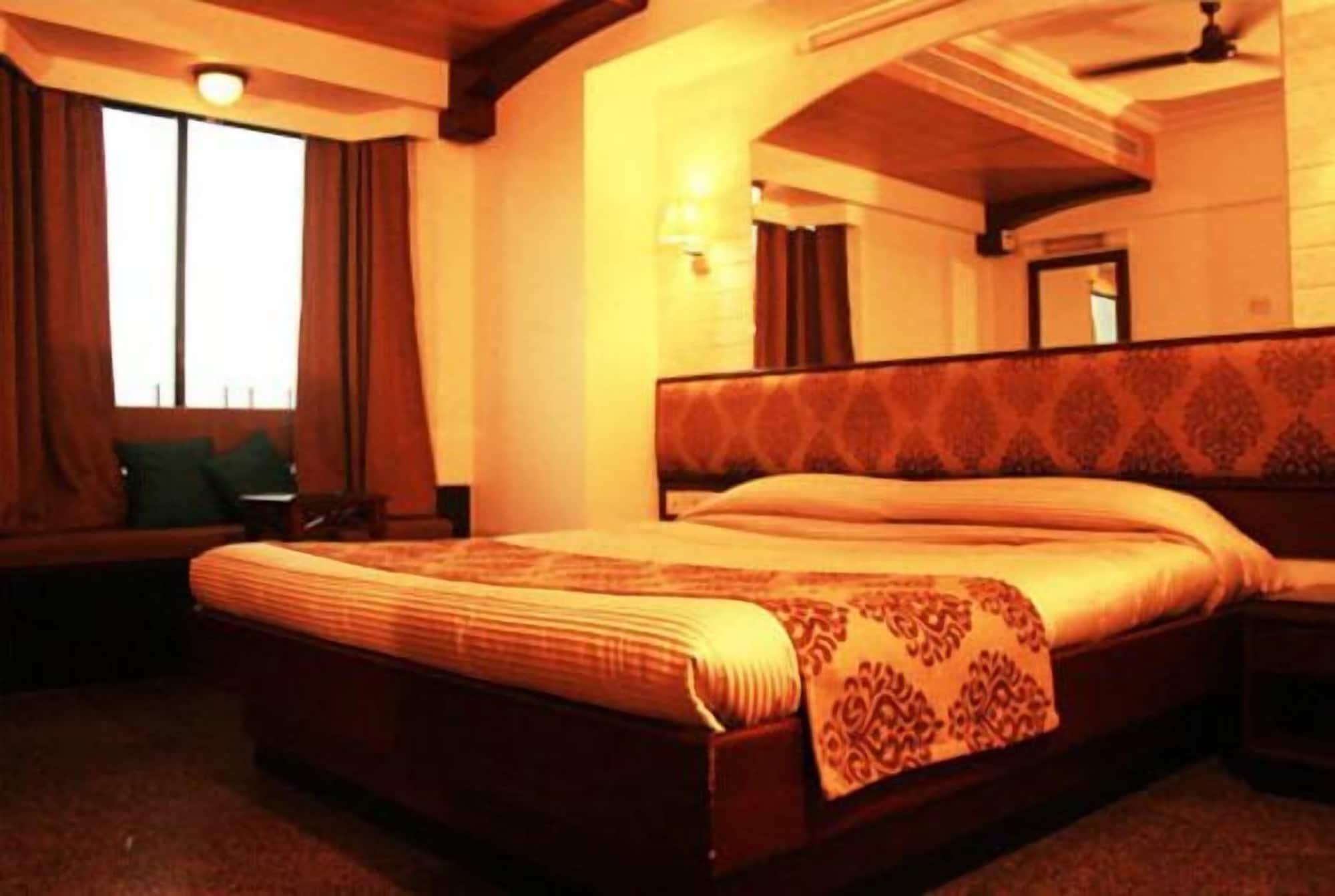 Karl Residency Hotel 3*