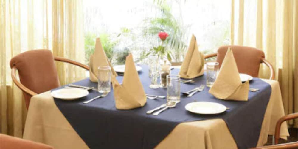 Kohinoor Continental,airport Hotel