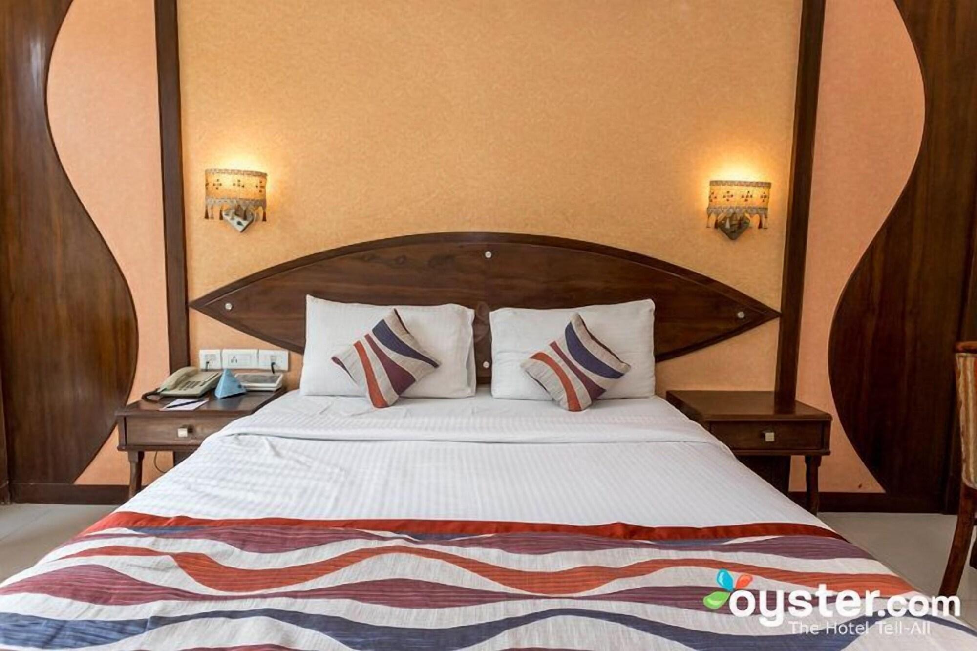 Hotel Fabhotel Shubhangan - Nr Bandra Mumbai