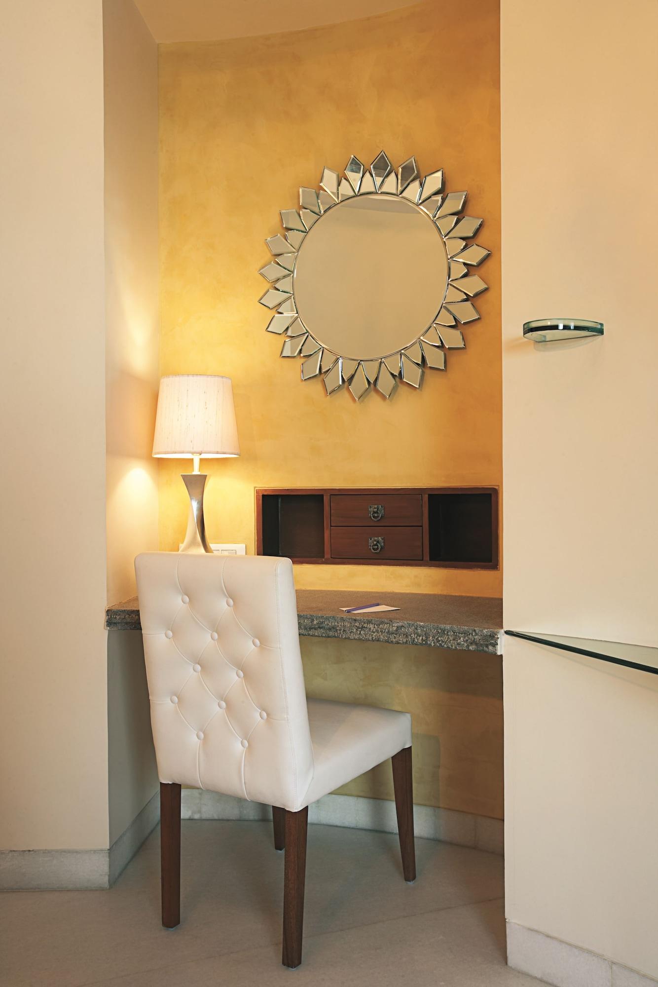 Waterstones Hotel 4*