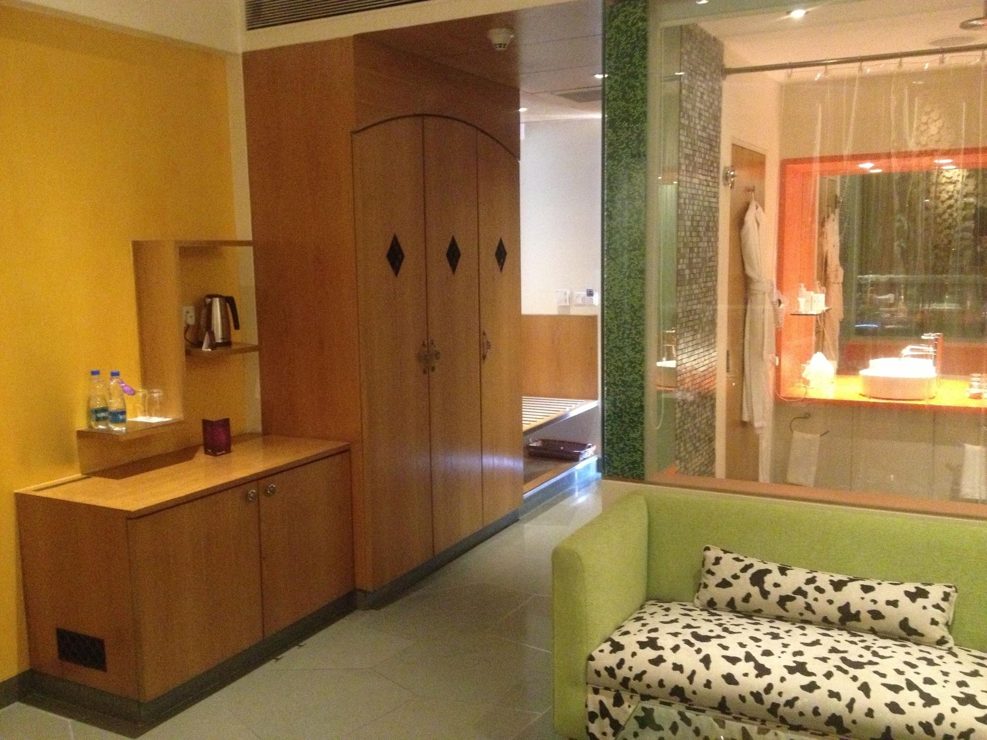 Hotel Waterstones Mumbai