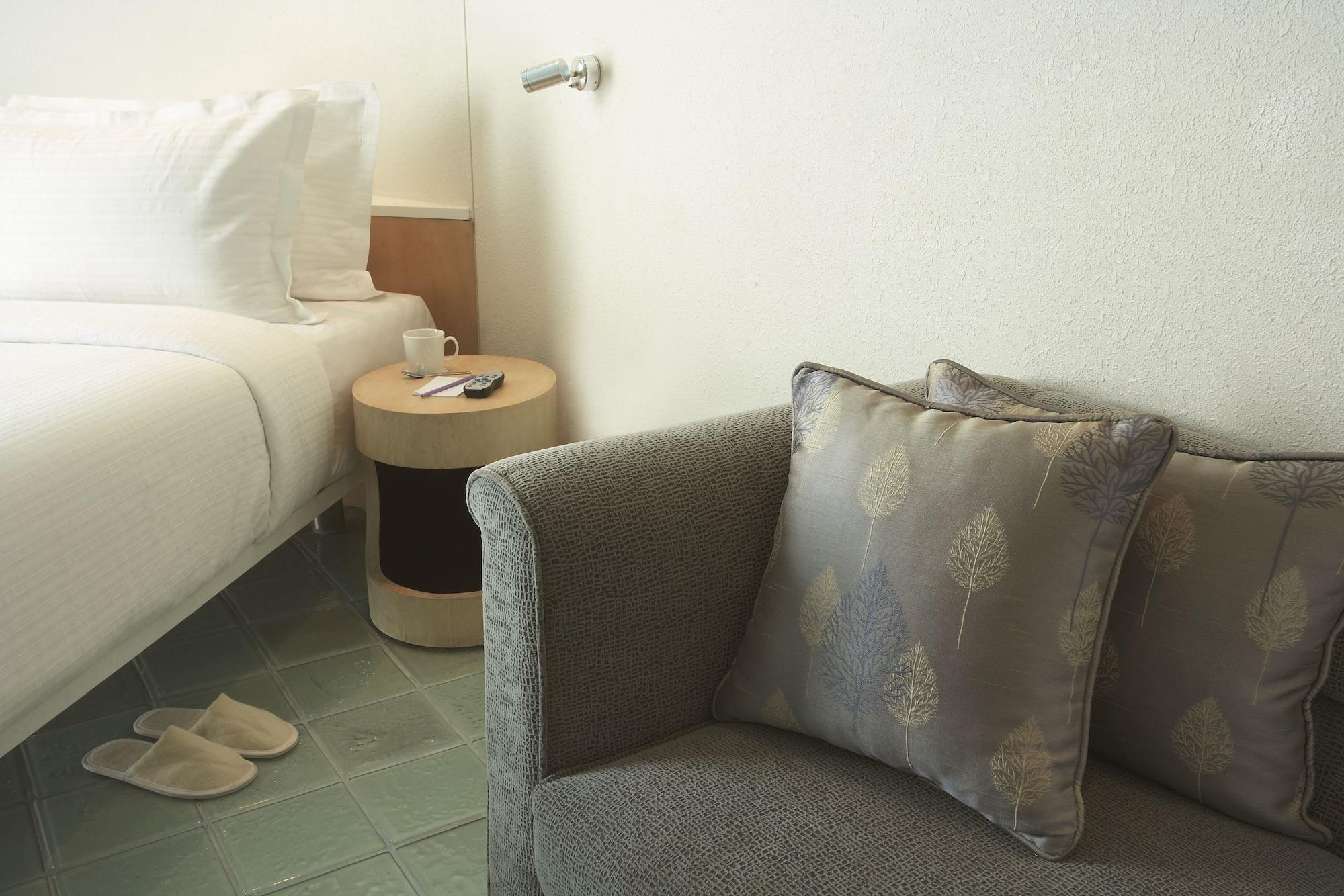 Waterstones Hotel 4*
