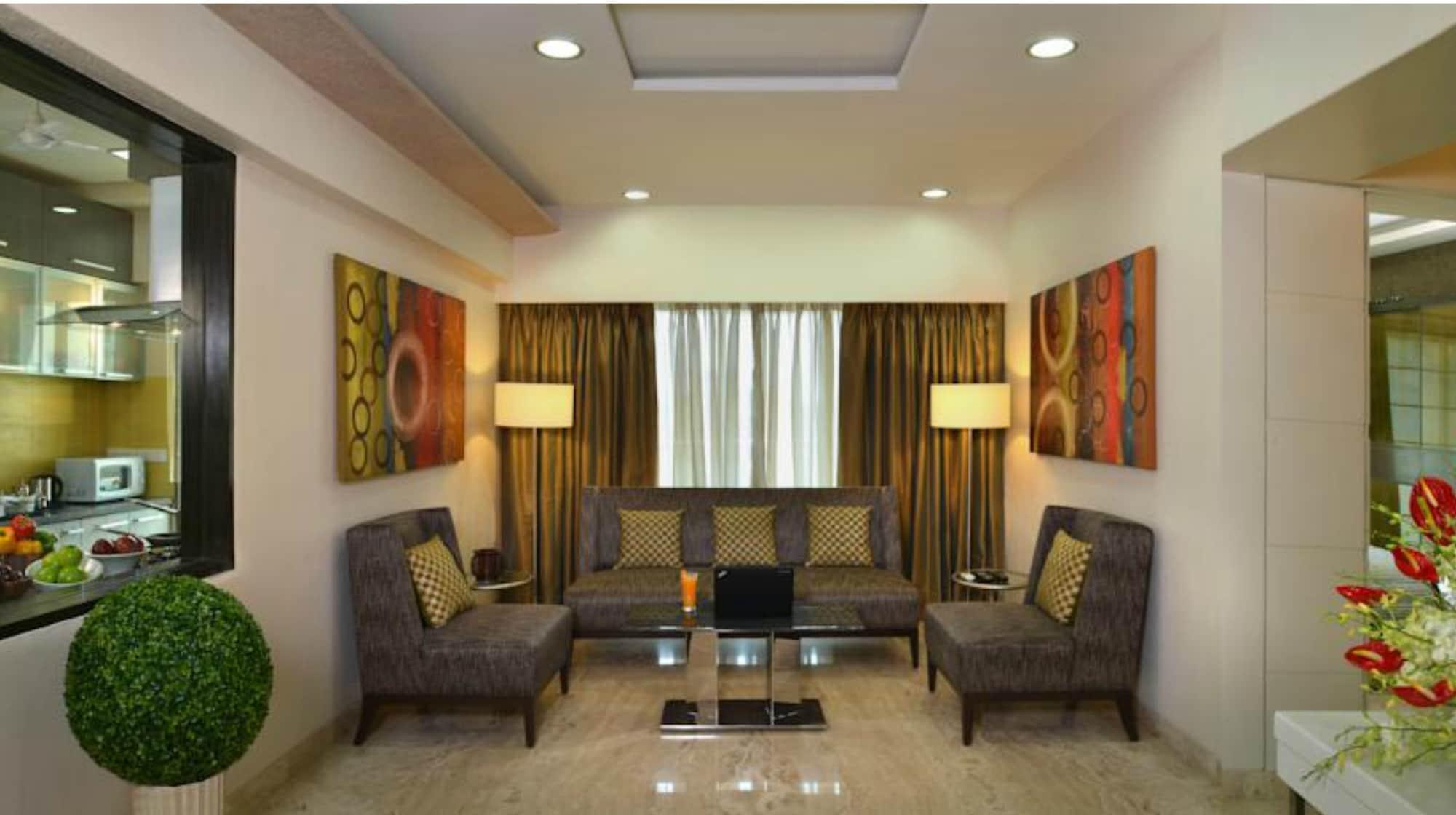 Hotel Residency Sarovar Portico 4*