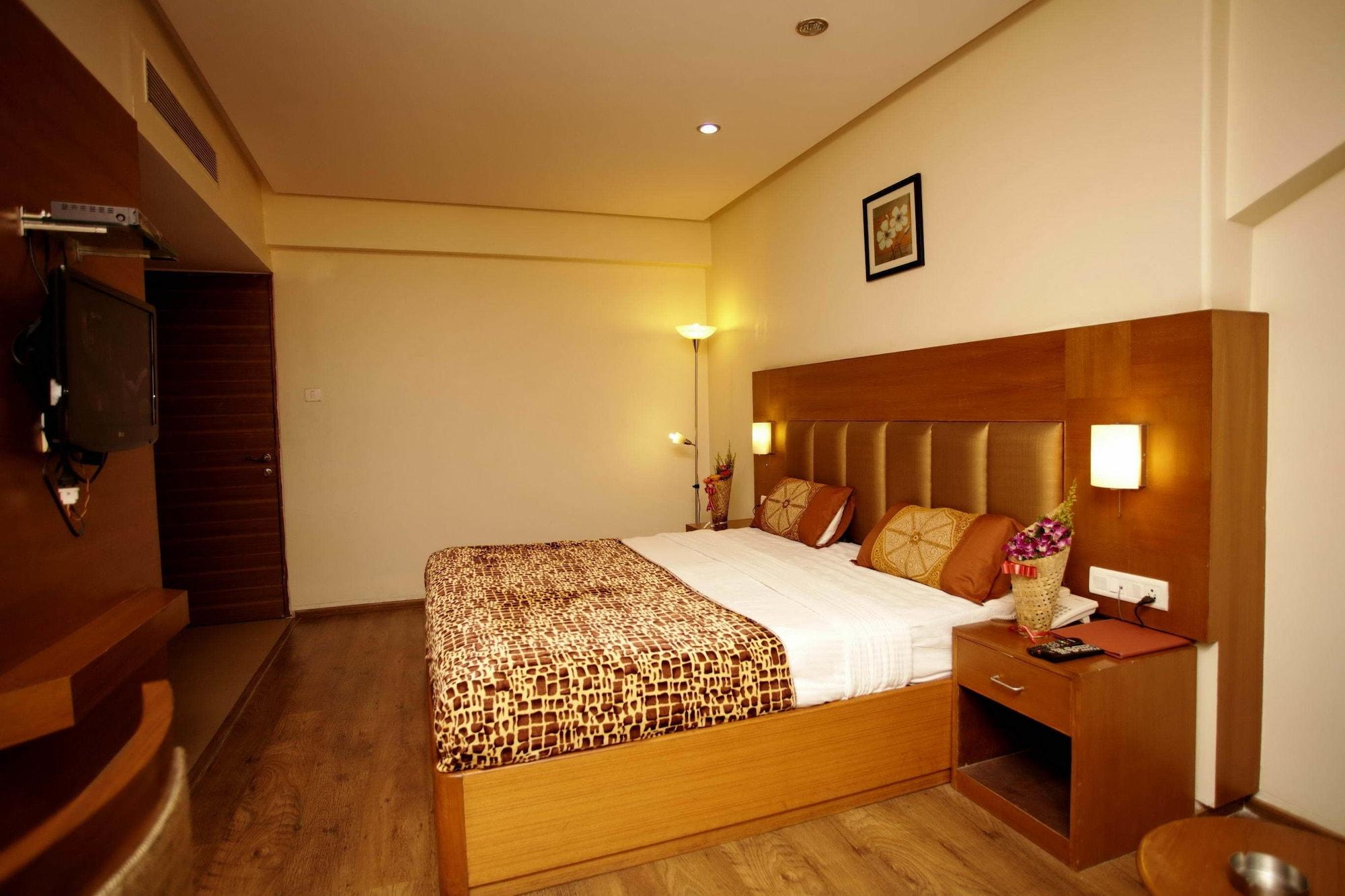The Caliph Hotel, Near Powai 3*