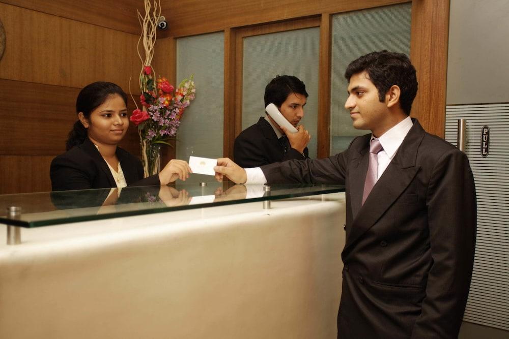 The Caliph Hotel, Near Powai 3* Mumbai