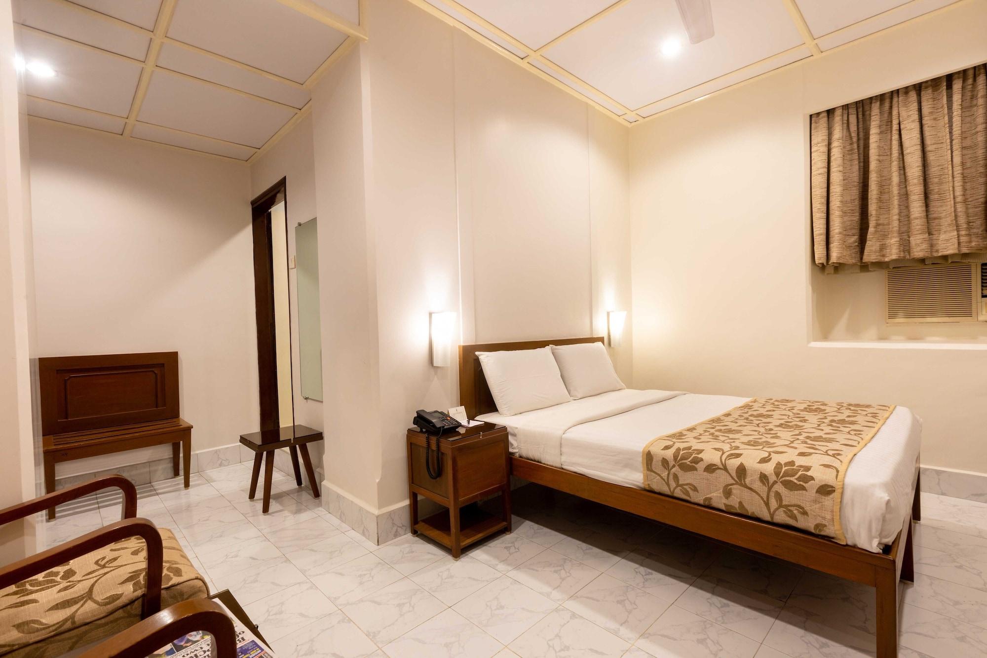 Hotel Grand - Ballard Estate,
