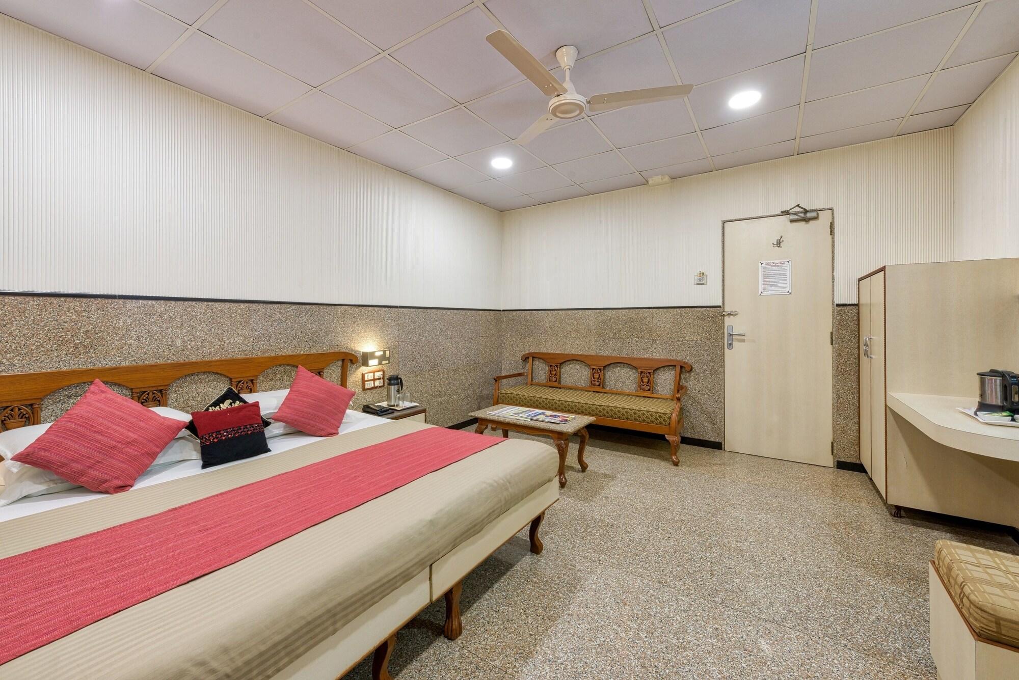 Royal Castle Hotel 2*