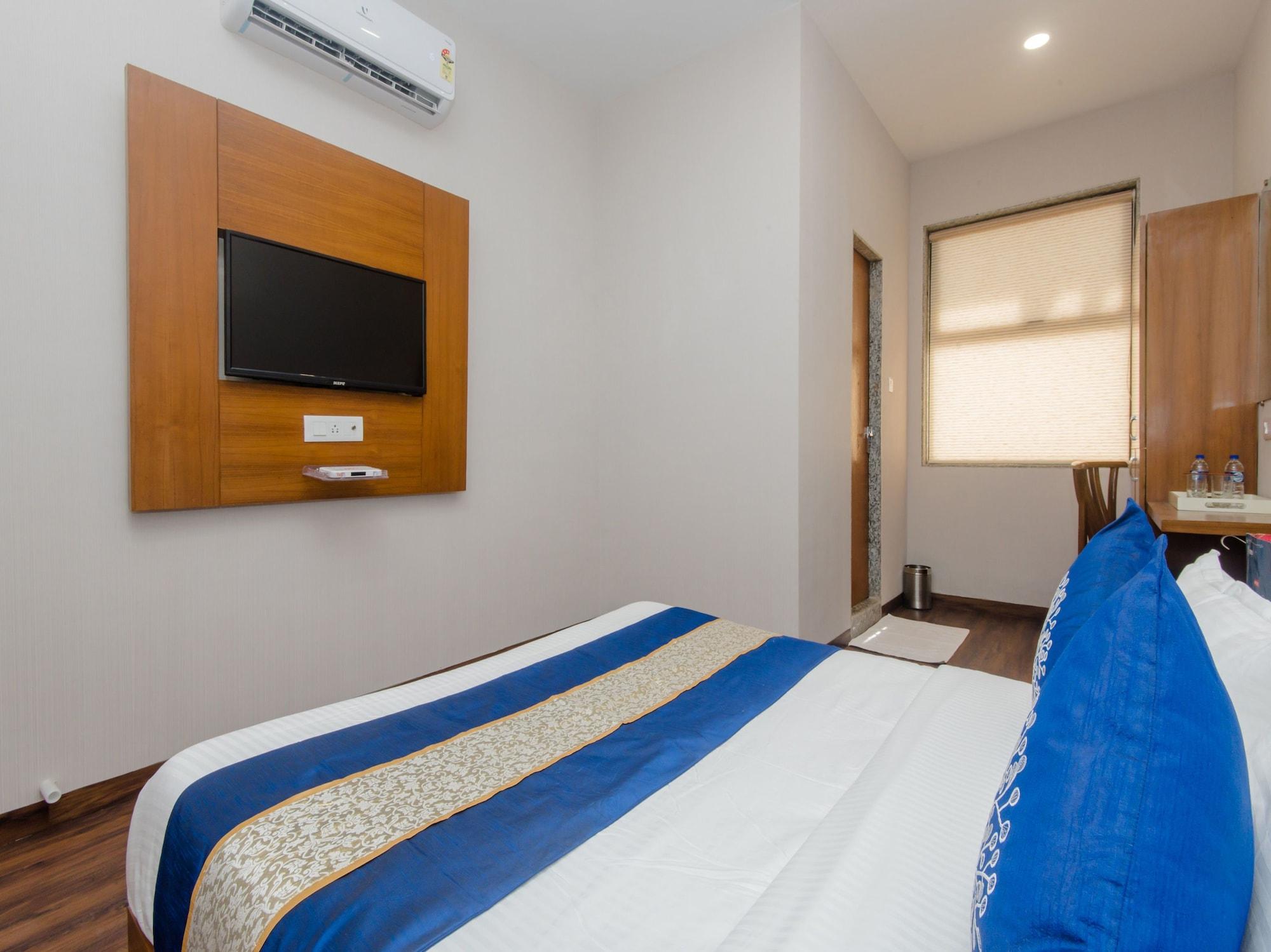 Airside Hotel 3*