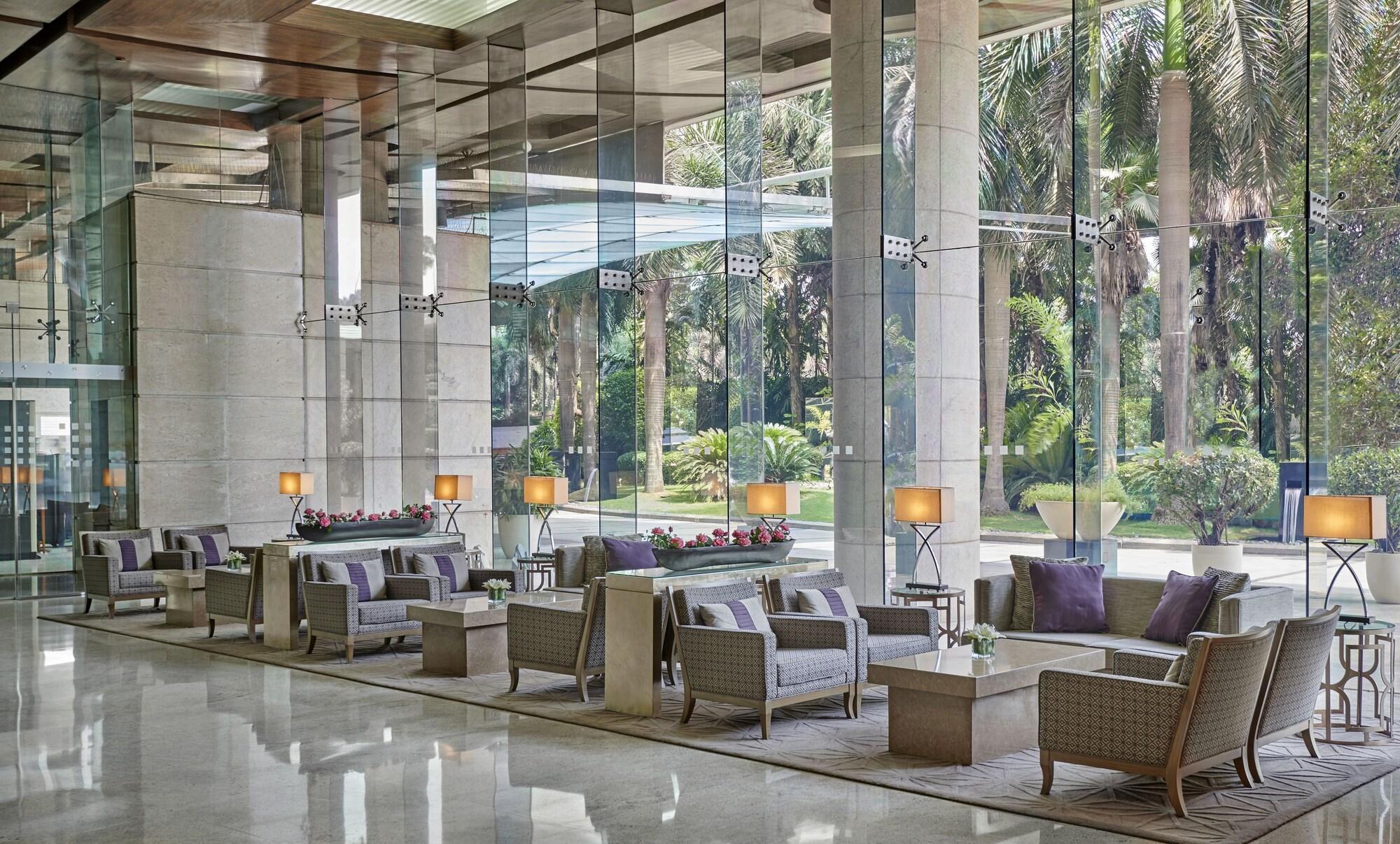 Hyatt Regency International Airport 5*