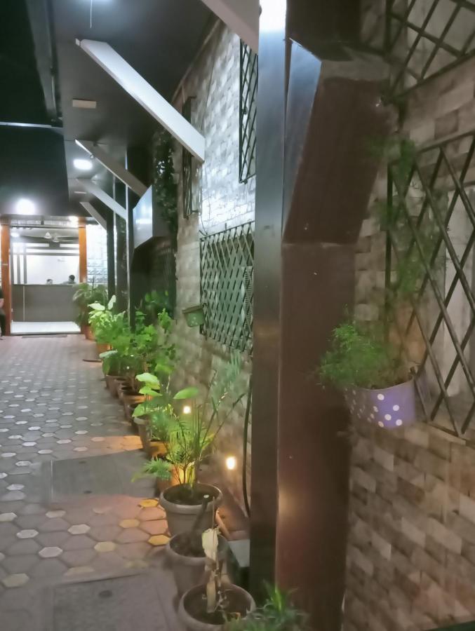Qamar Hotel