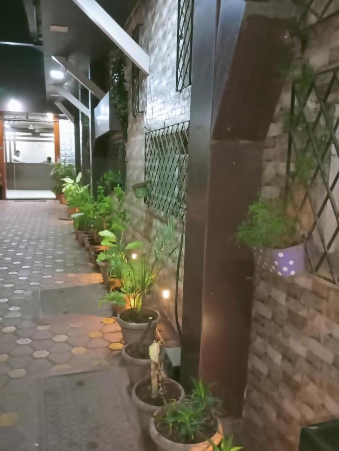 Qamar Hotel