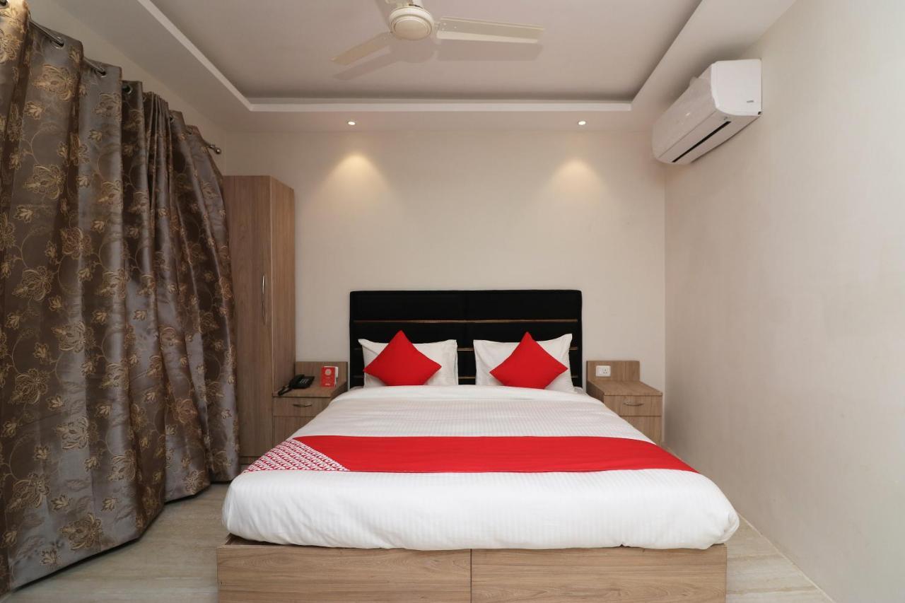 Oyo 73329 Rk Mumbai