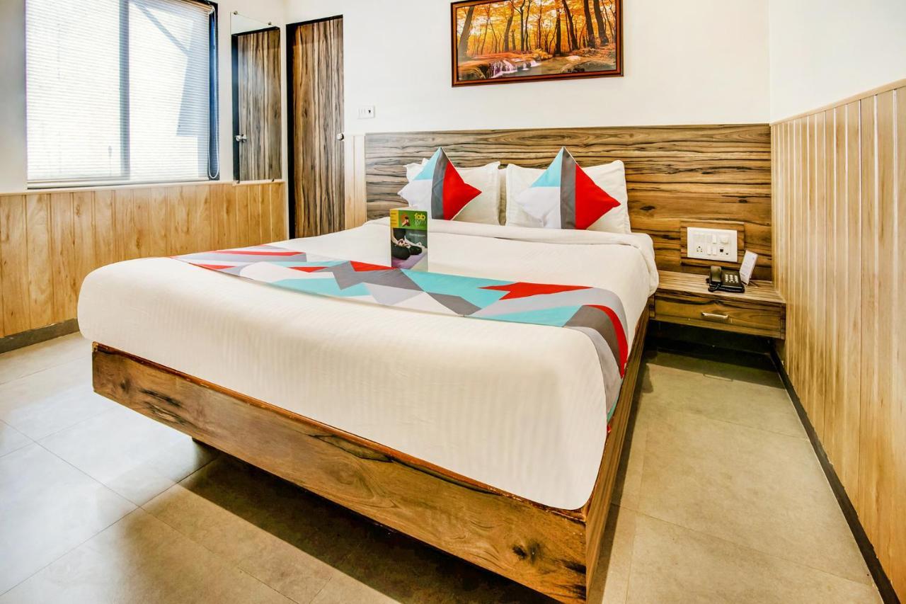 Fabexpress Terminus Square Hotel