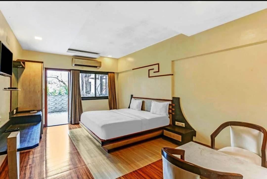 Praveen Hotel 3*