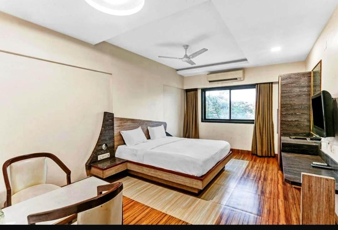 Hotel Praveen Mumbai