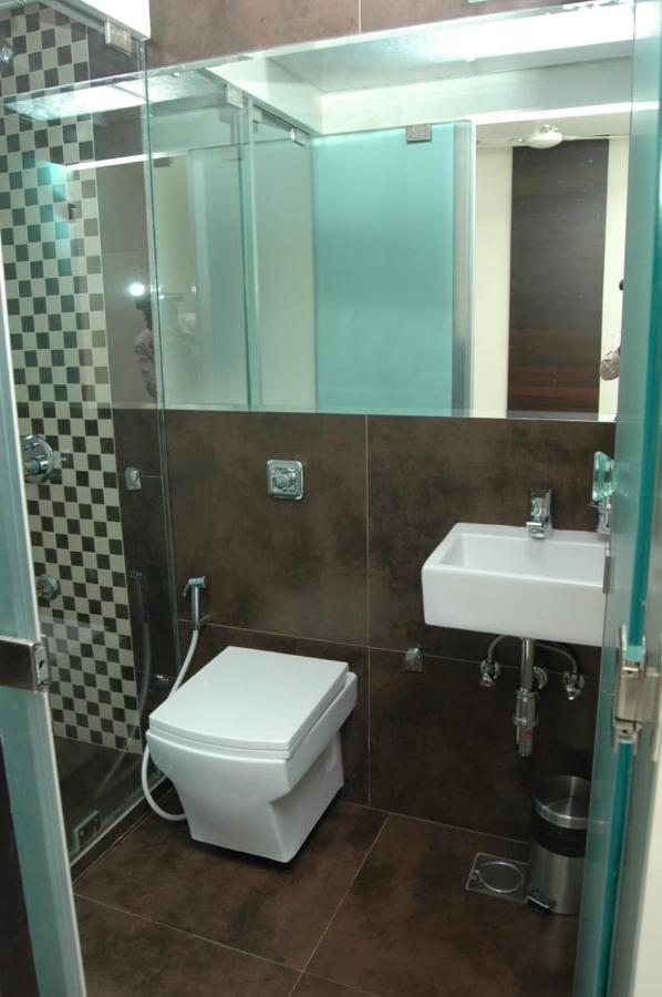 Hotel Causeway, Colaba *
