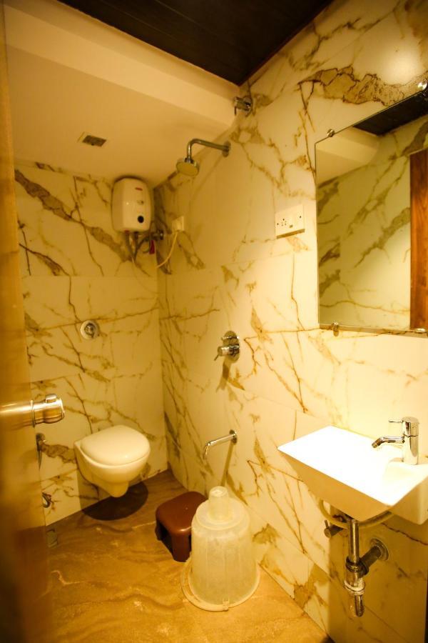 Hotel Garden Creek Residency - Near To International Airport Bombaim