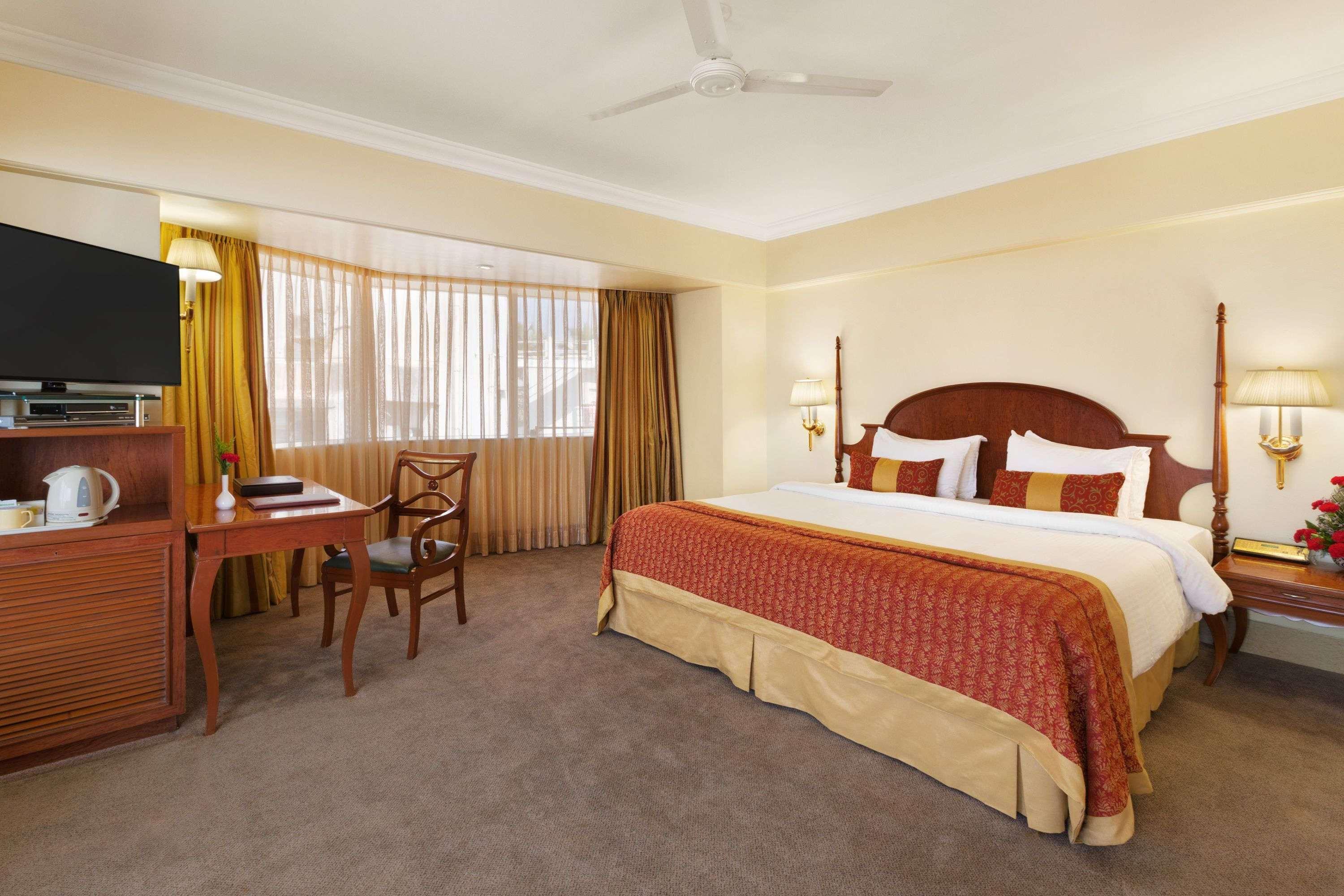 Ramada Plaza By Wyndham Palm Grove 5* Mumbai