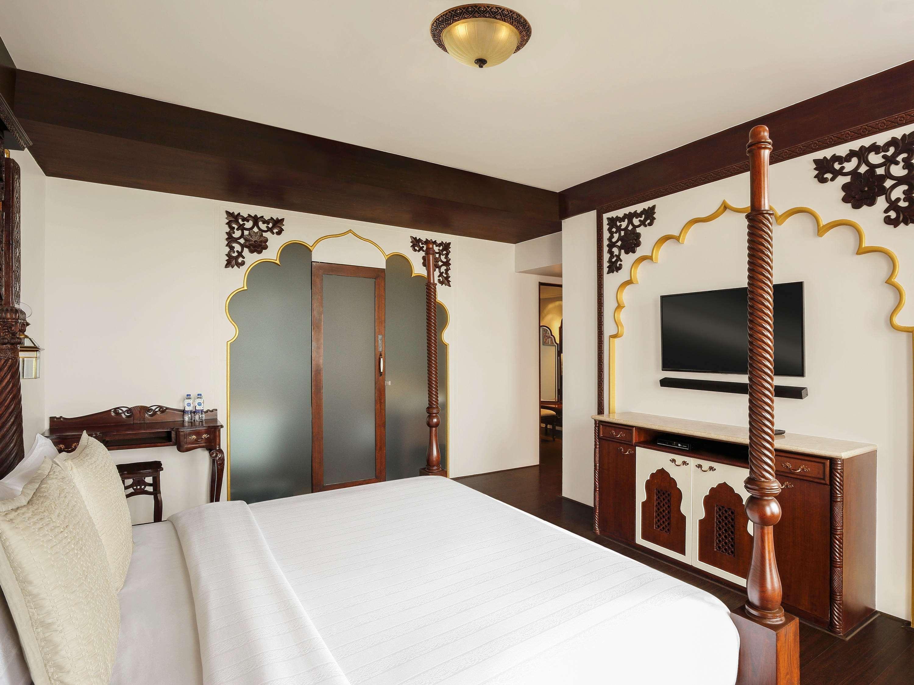 Novotel Juhu 5*