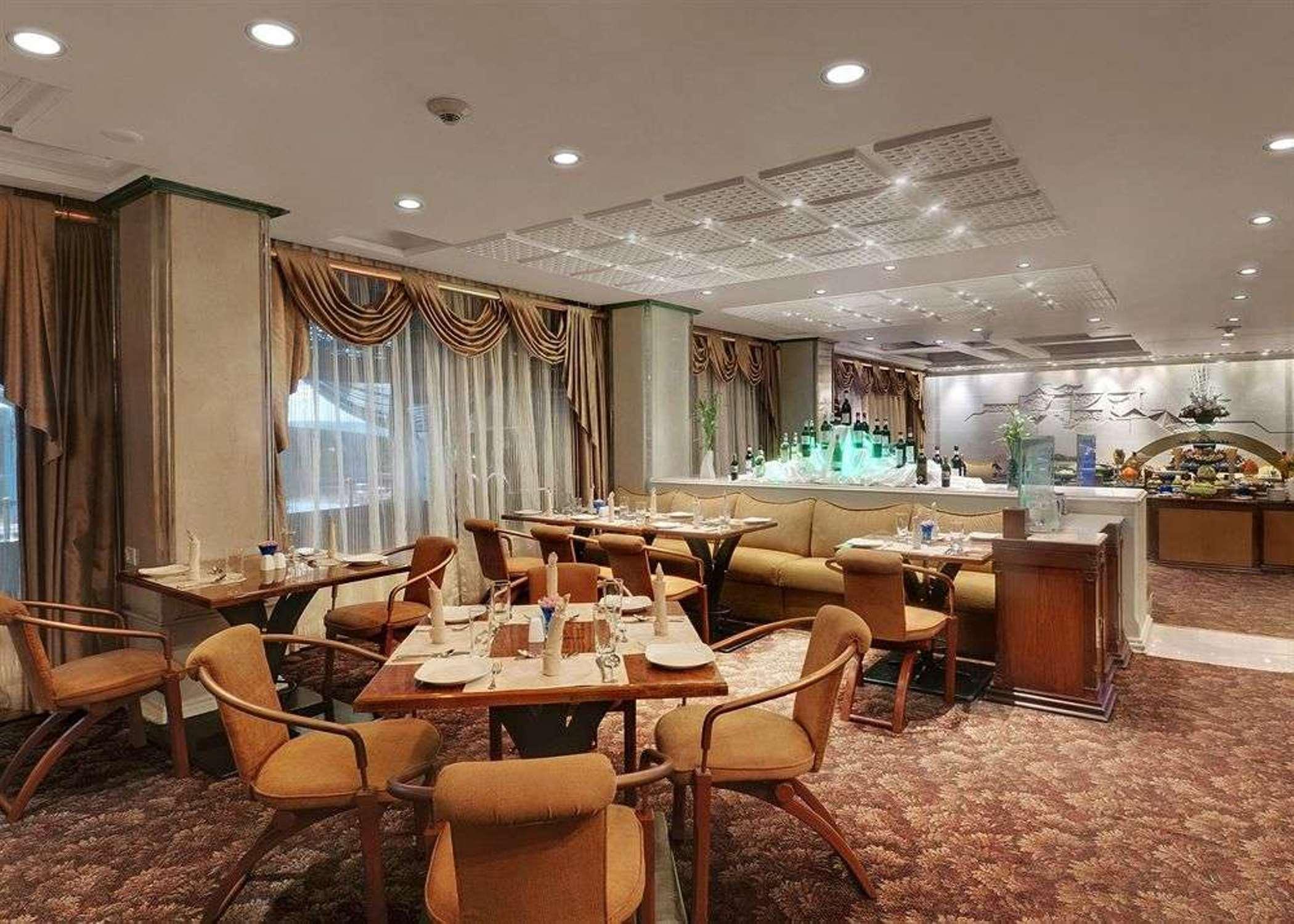Hotel Kohinoor Continental,airport