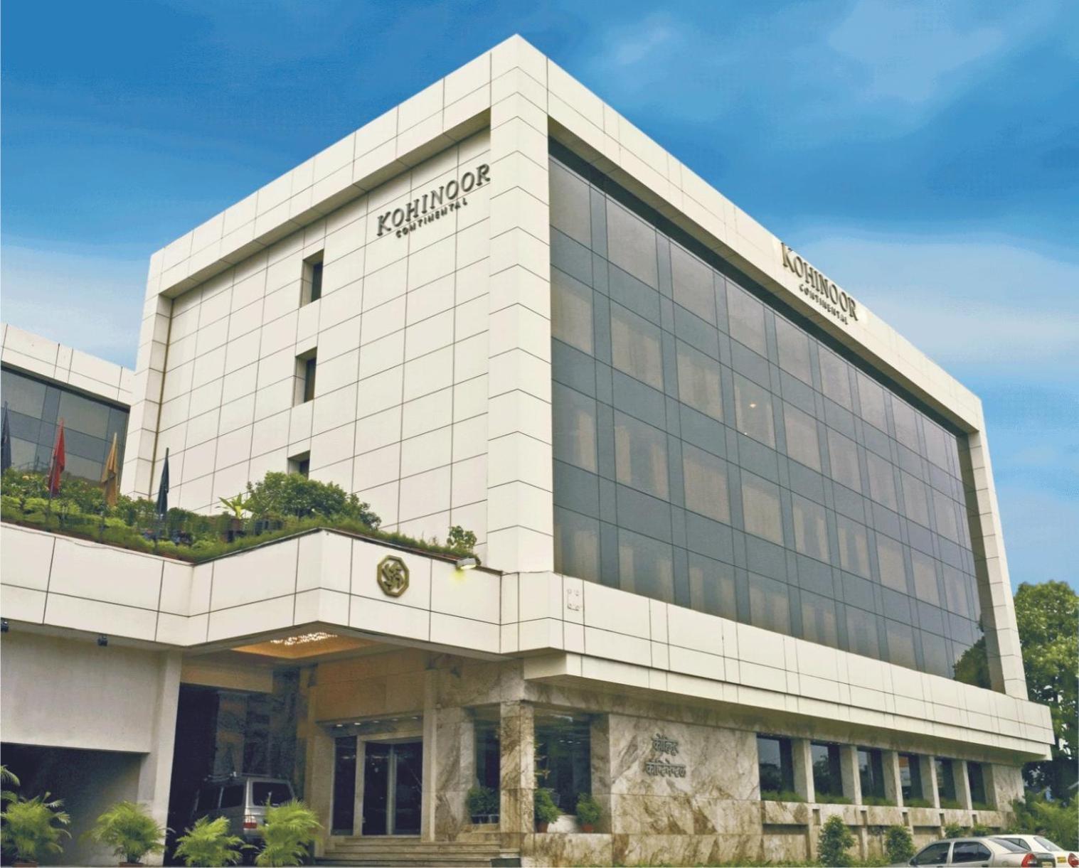 Hotel Kohinoor Continental, Airport