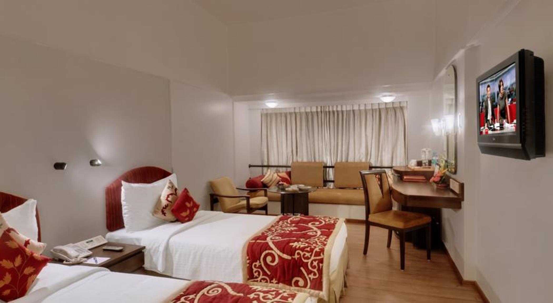 Hotel Kohinoor Continental,airport