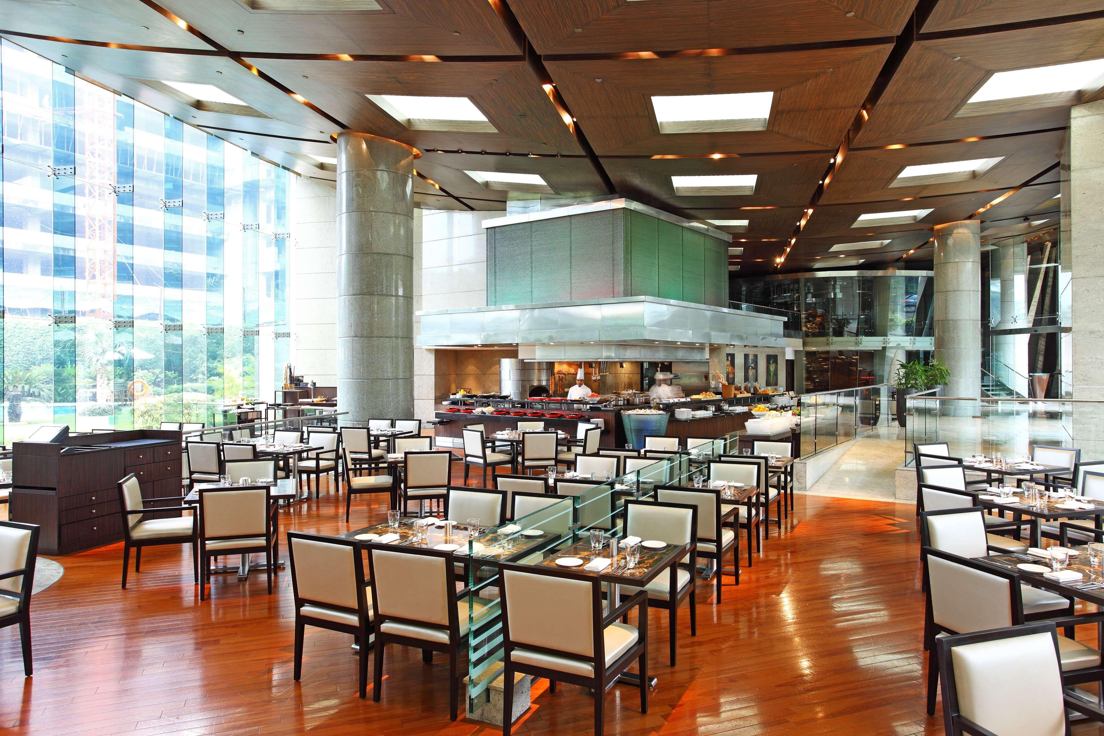 Hotel Hyatt Regency International Airport 5*