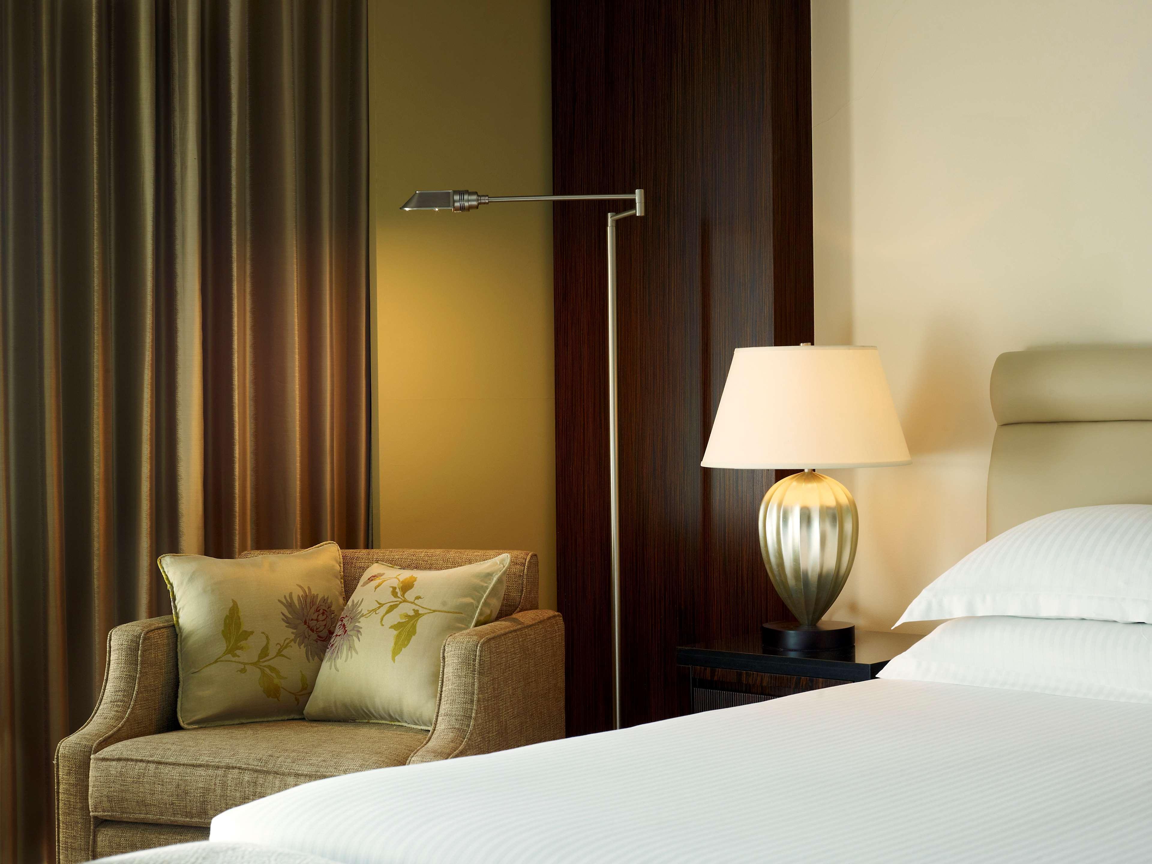 Hyatt Regency International Airport 5*