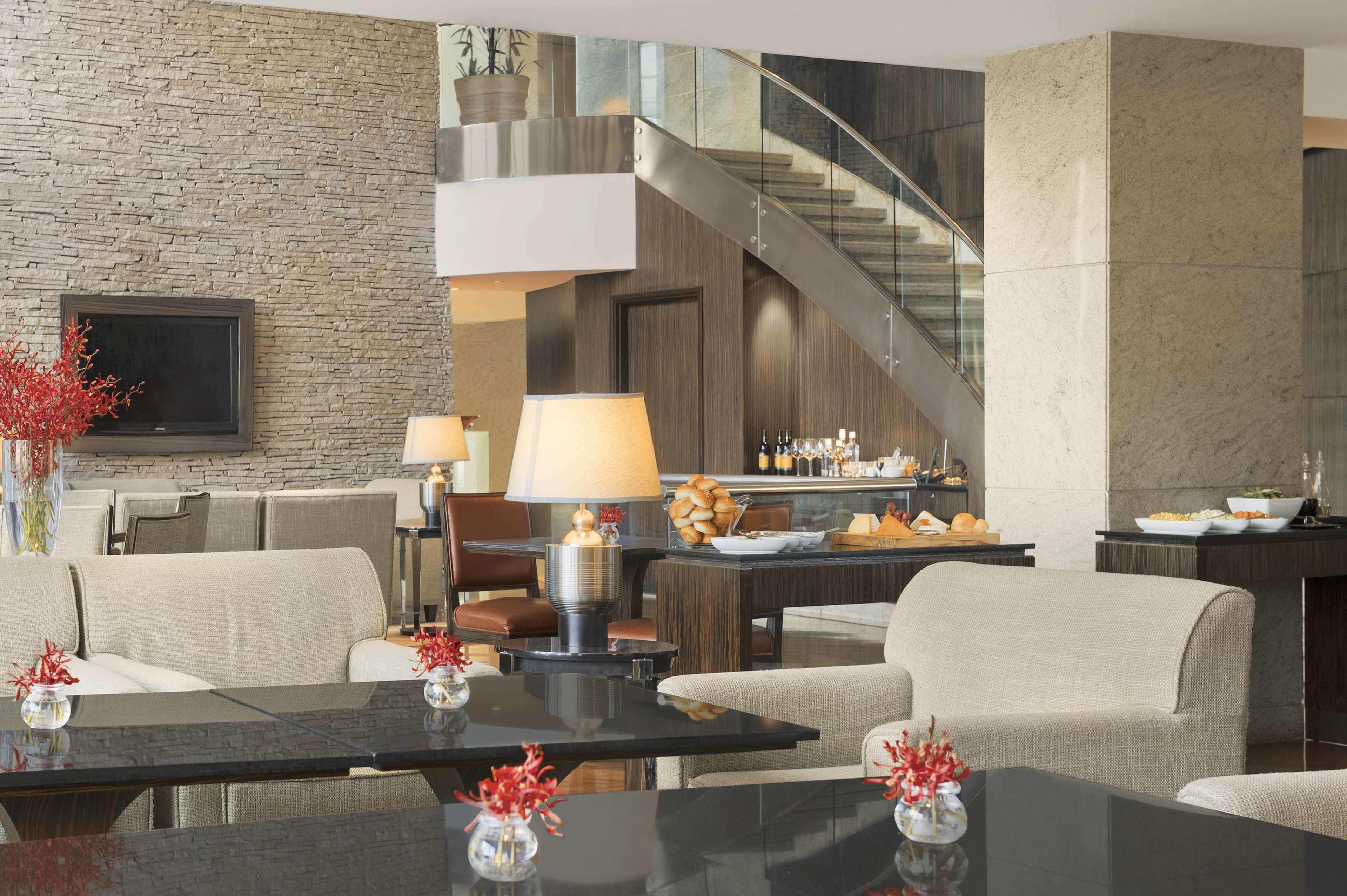 Hyatt Regency International Airport Hotel 5*