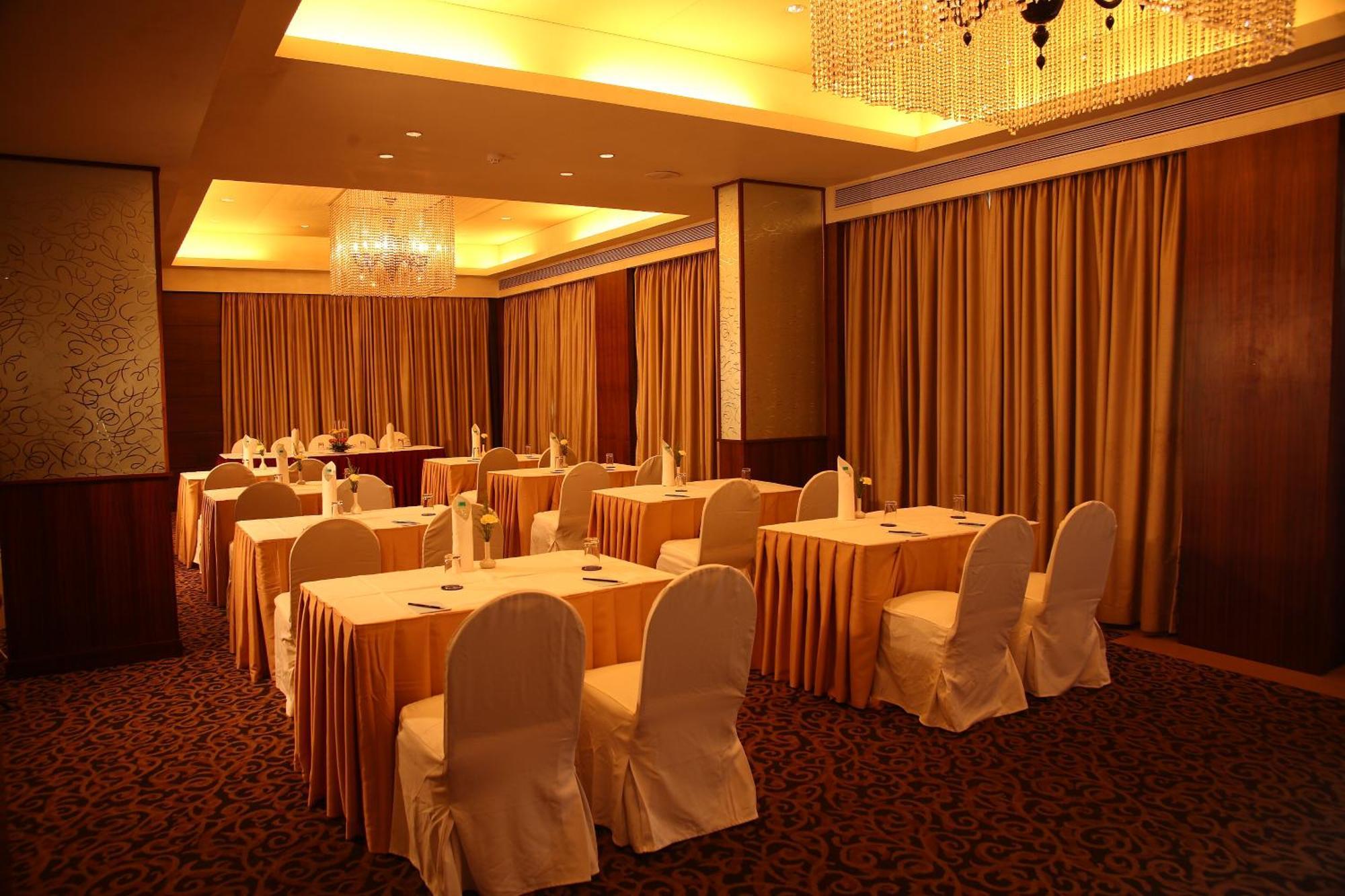 Sun-n-sand Juhu Hotel