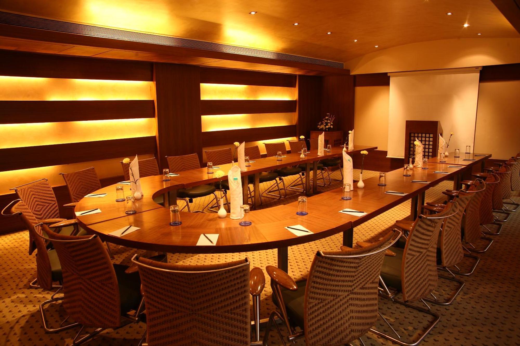Hotel Sun-n-sand Juhu 5*