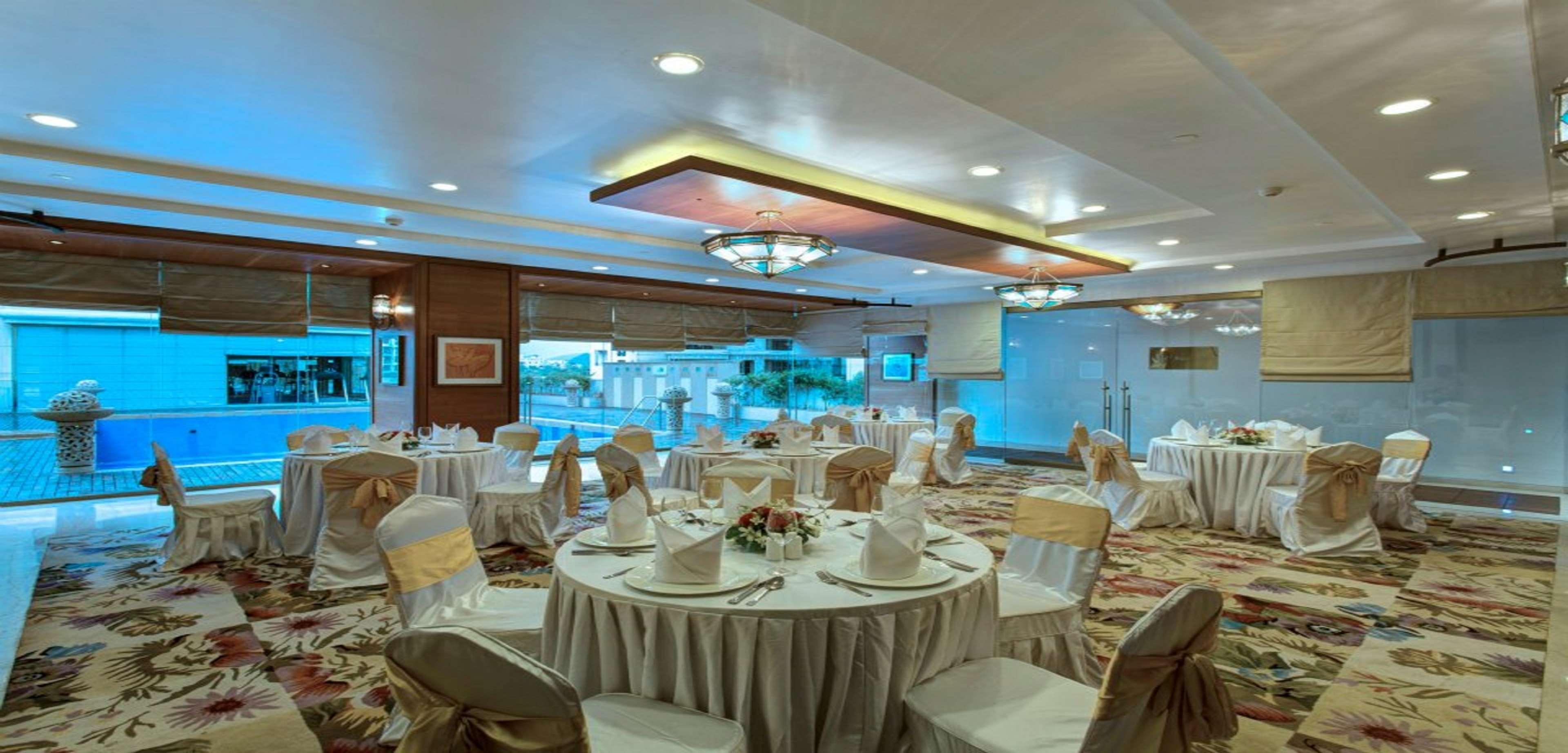Royal Tulip Navi 5*