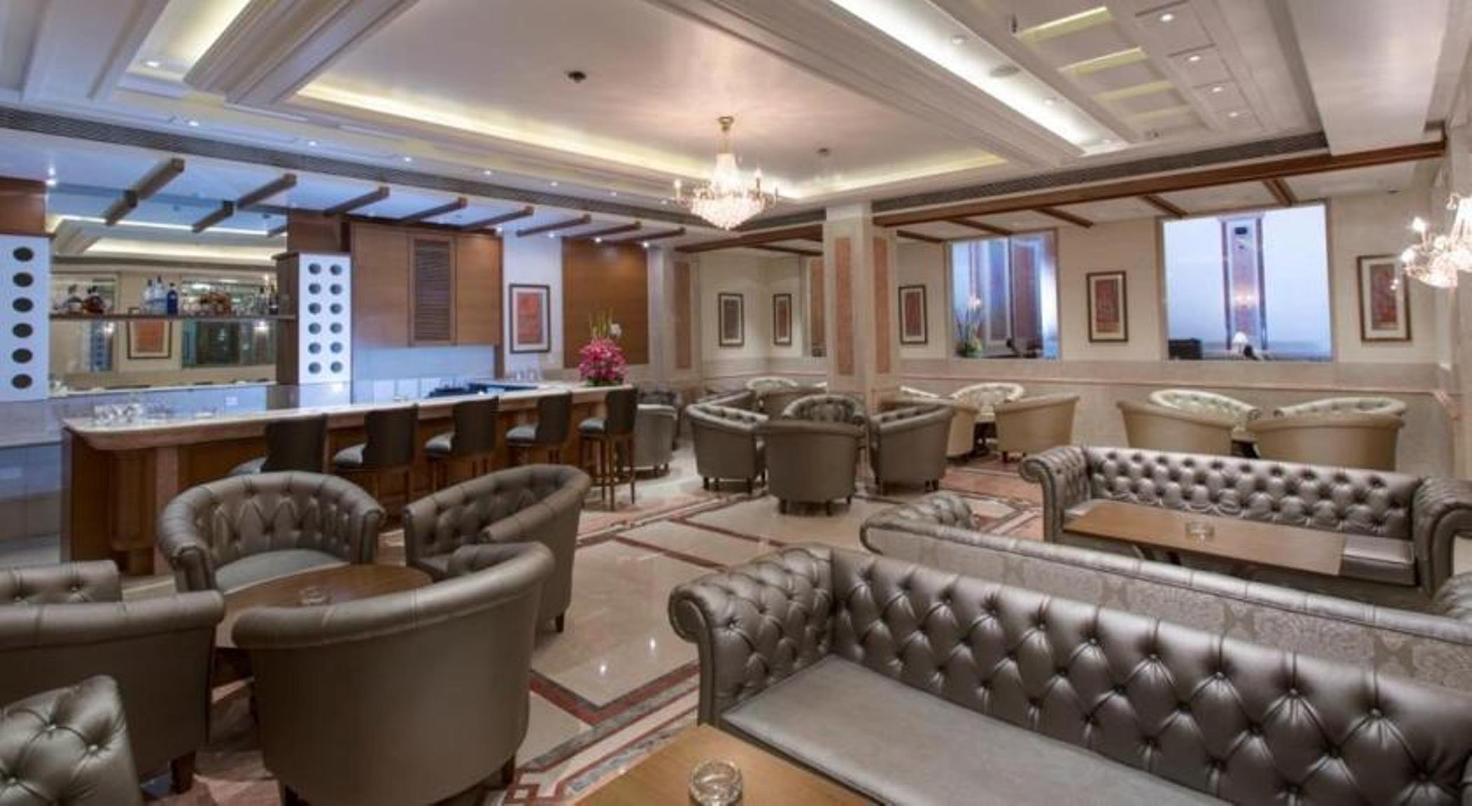 Royal Tulip Navi Hotel