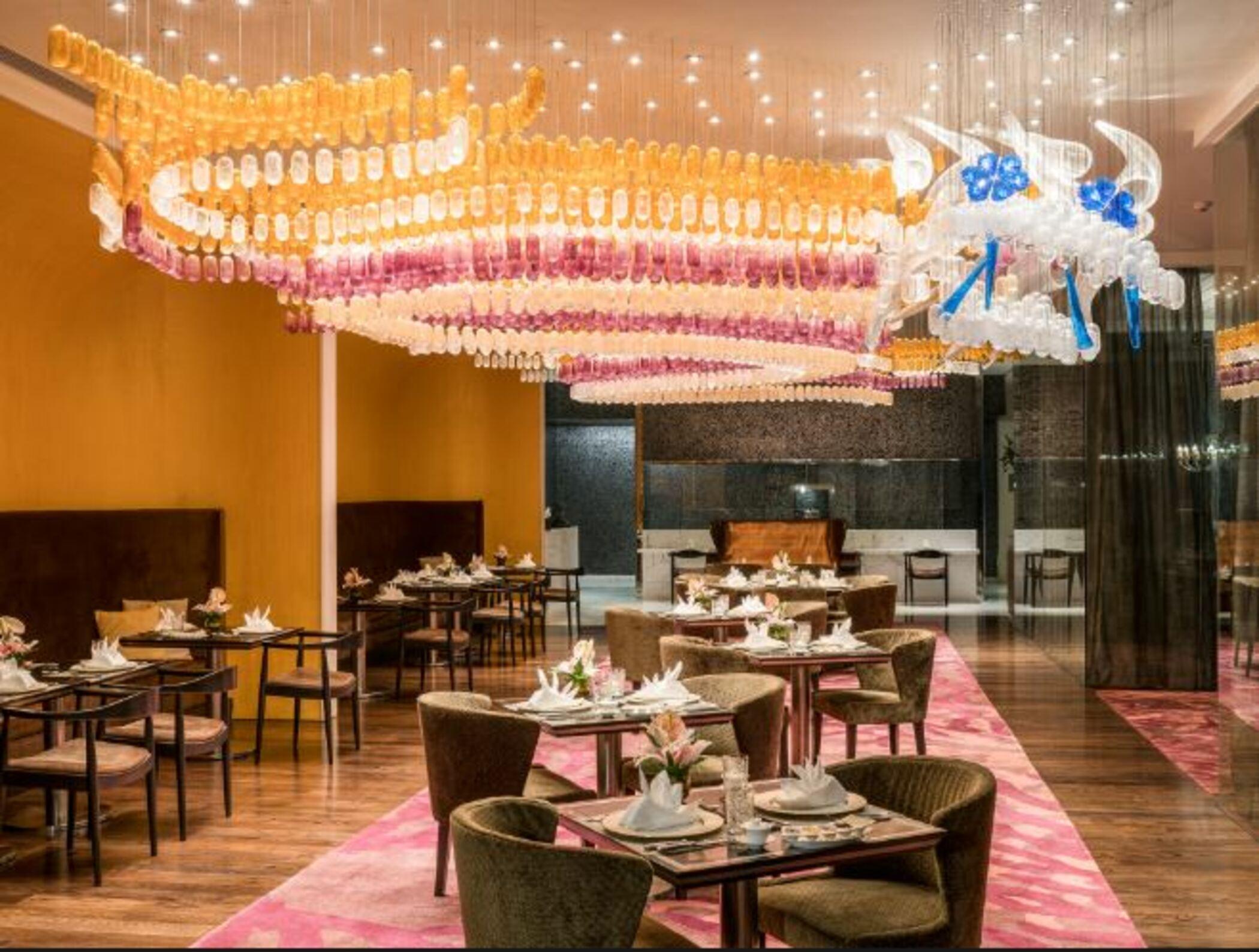 Taj Lands End 5*