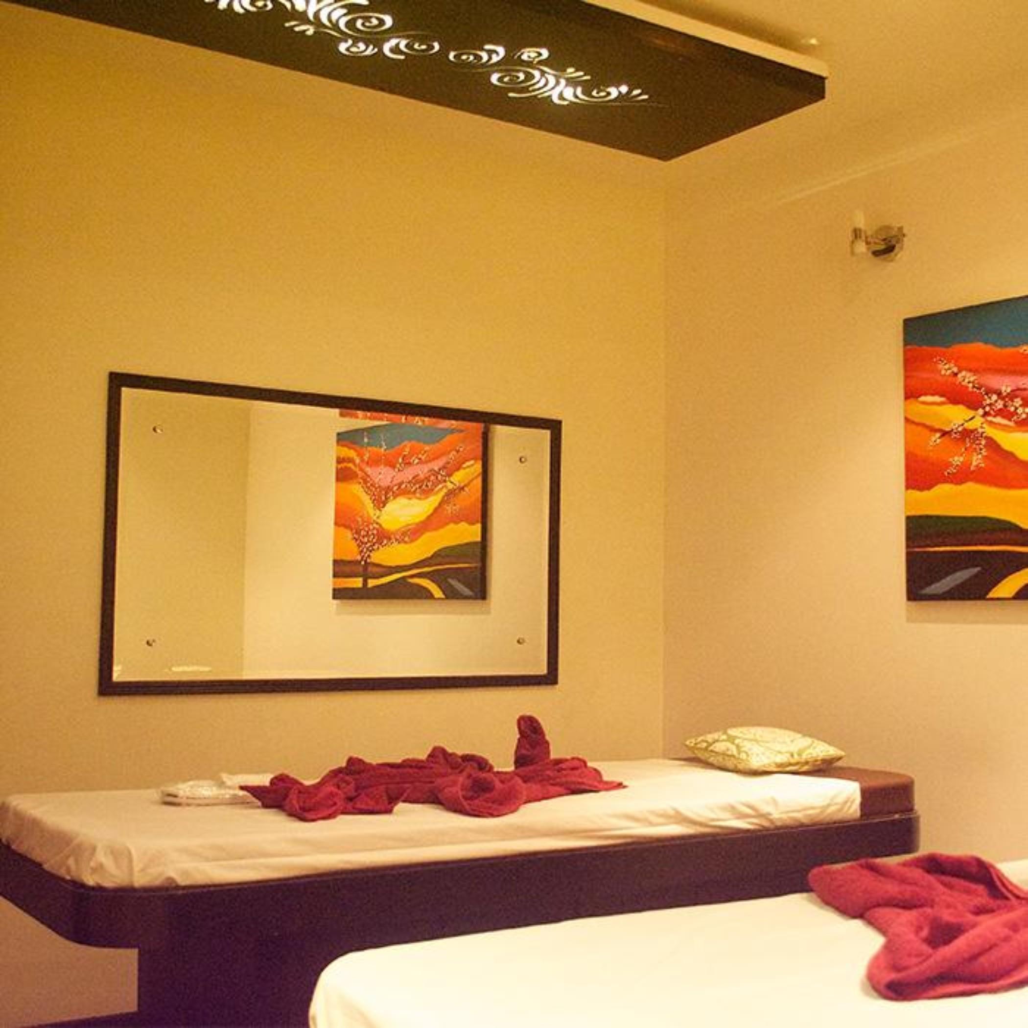 Hotel Club Emerald Mumbai