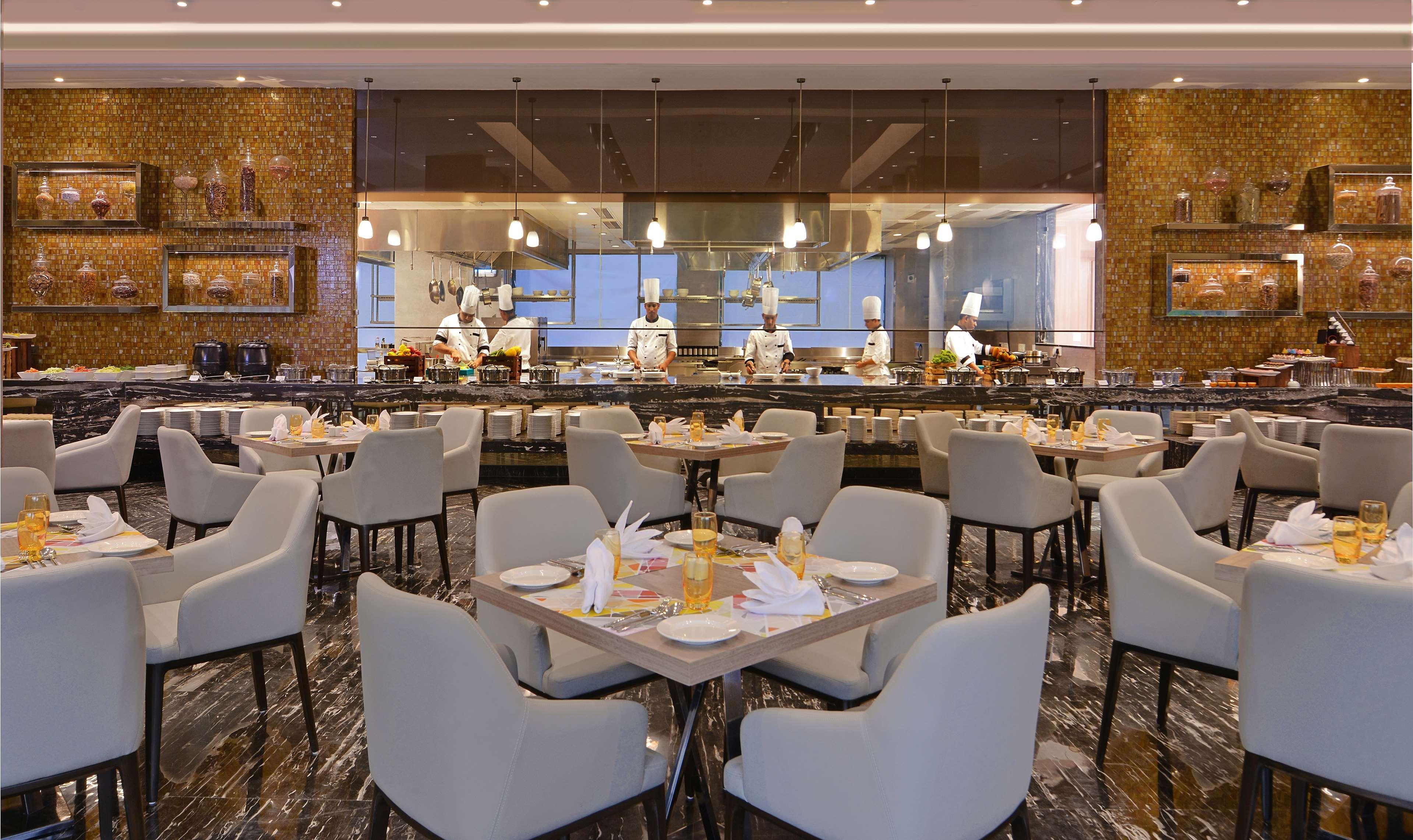Hotel Radisson Andheri Midc 5*