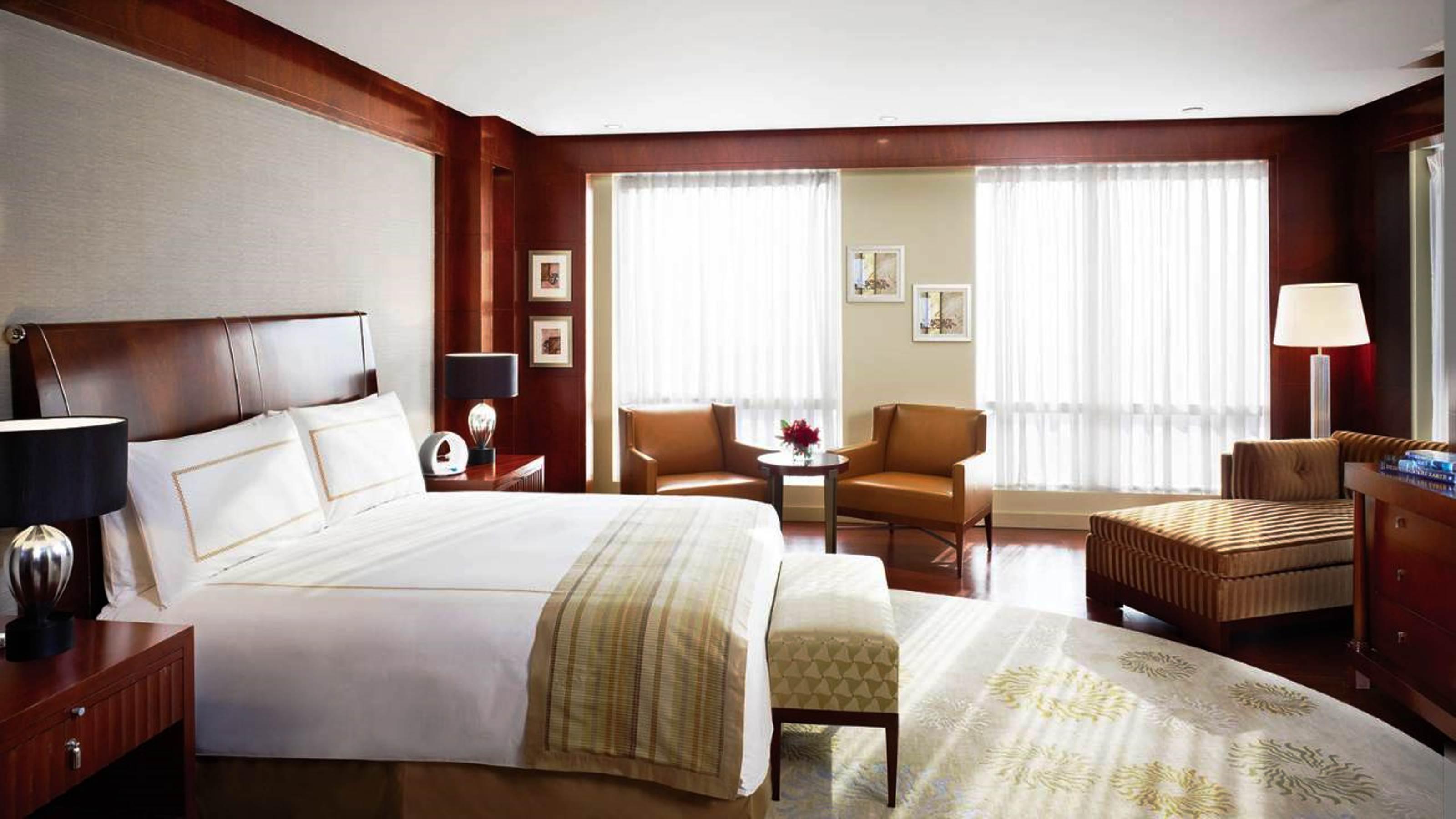 Four Seasons Hotel 5*