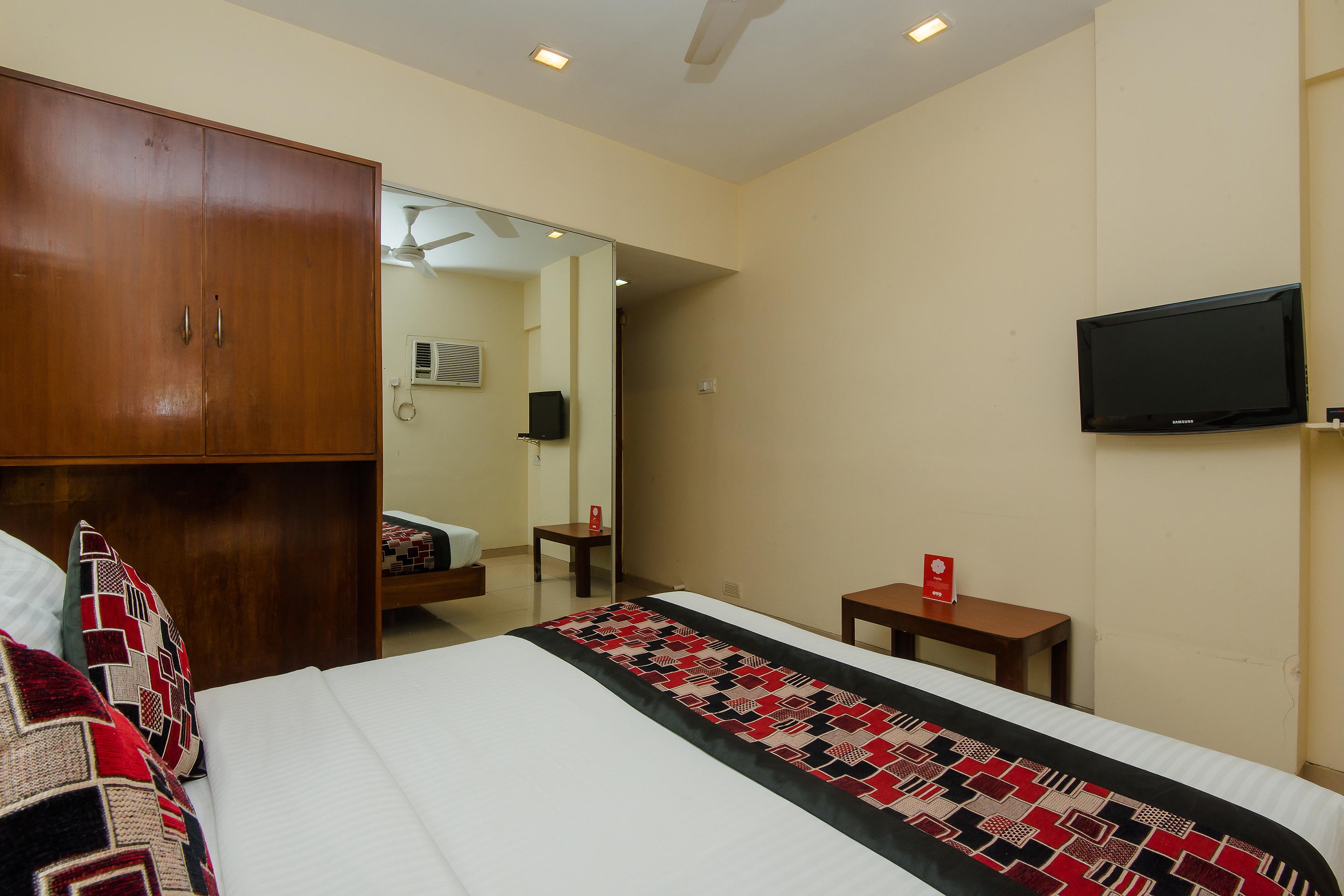 Hotel Jayshree Domestic Airport 3*