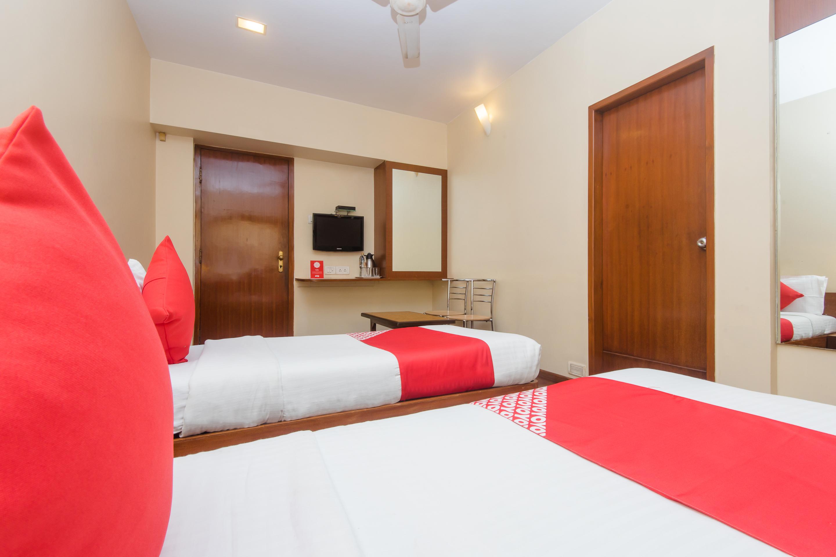 Hotel Jayshree Domestic Airport 3*