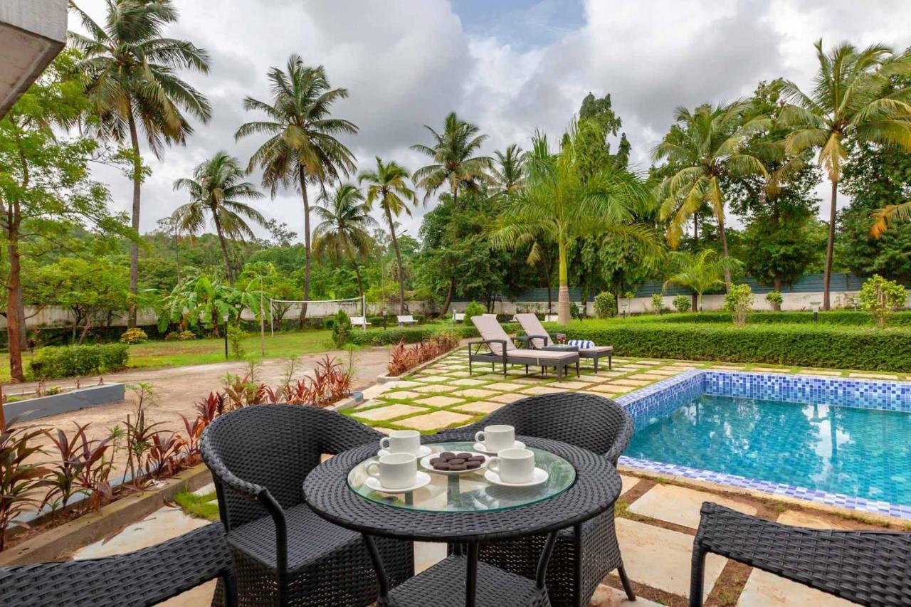Grey Mosaics By Stayvista - Mountain-view In Vasai With Pool, Spacious Lawn & Terrace Bombaim