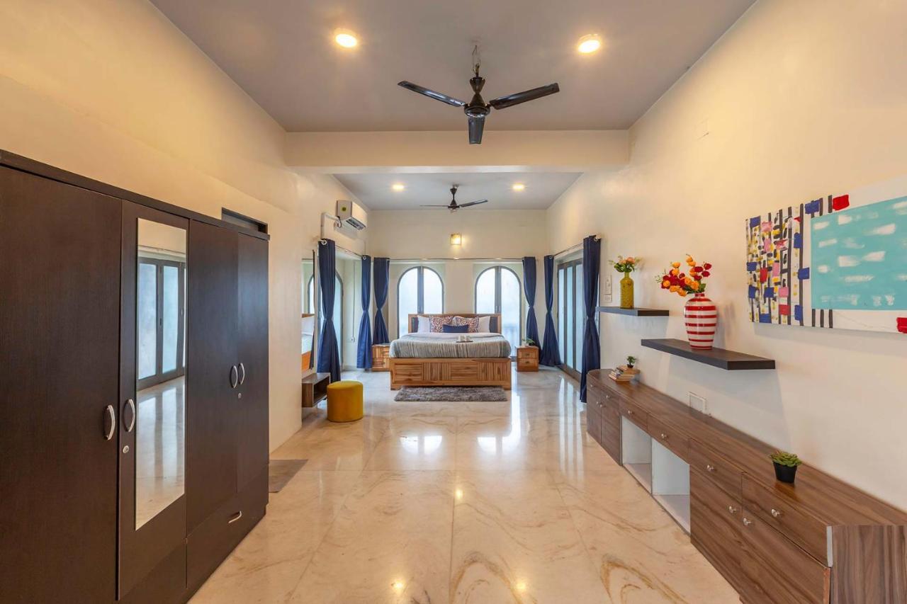 Grey Mosaics By Stayvista - Mountain-view In Vasai With Pool, Spacious Lawn & Terrace * Bombaim