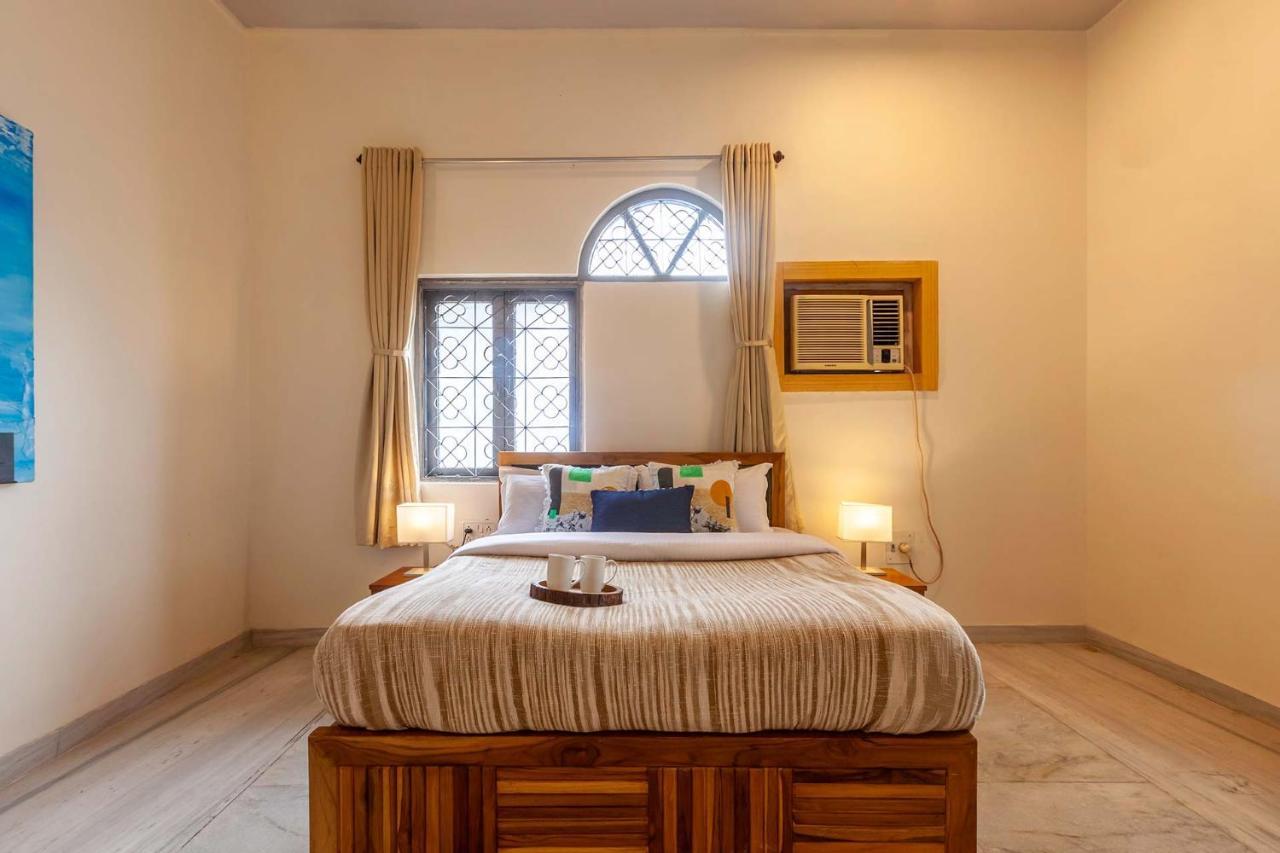 Grey Mosaics By Stayvista - Mountain-view In Vasai With Pool, Spacious Lawn & Terrace Bombaim