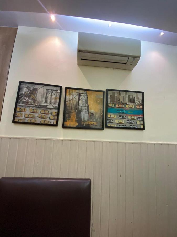 Hotel Airport Prime -near International Airport Andheri East Bombaim